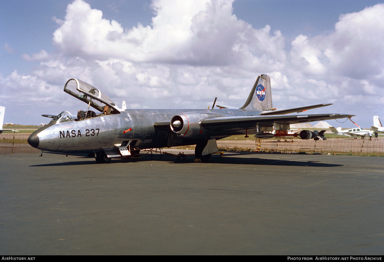 Aircraft Photo of NASA 237 | Martin B-57B Canberra | NASA - National Aeronautics and Space Administration | AirHistory.net #481803