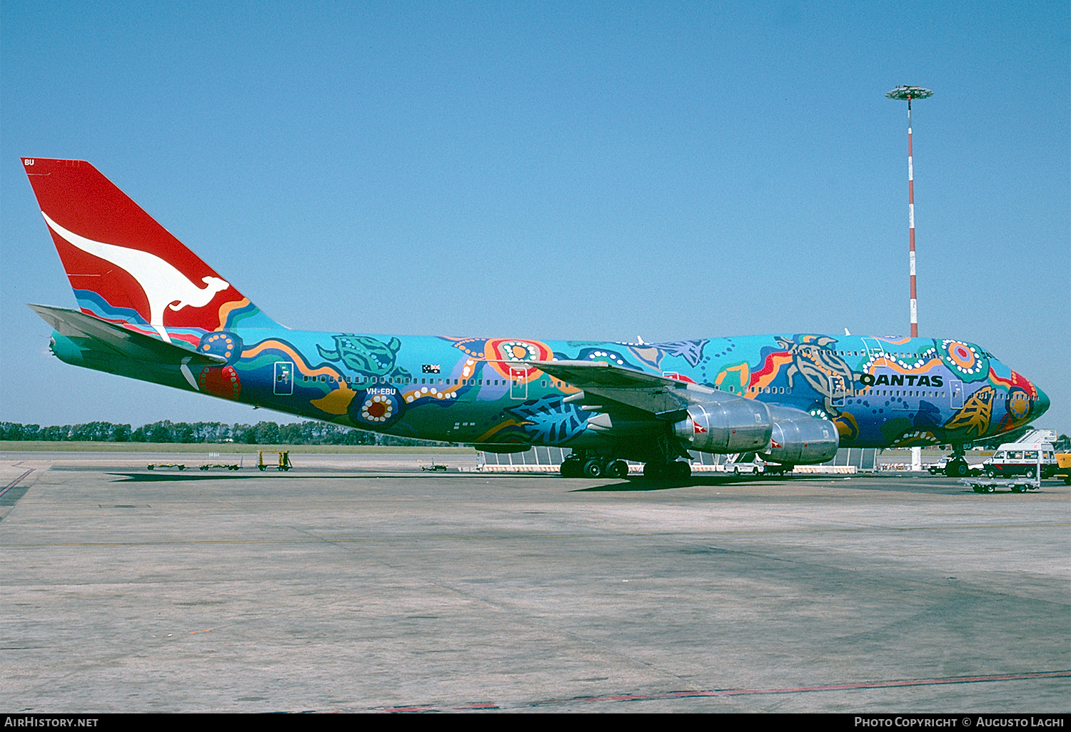 Aircraft Photo of VH-EBU | Boeing 747-338 | Qantas | AirHistory.net #481938