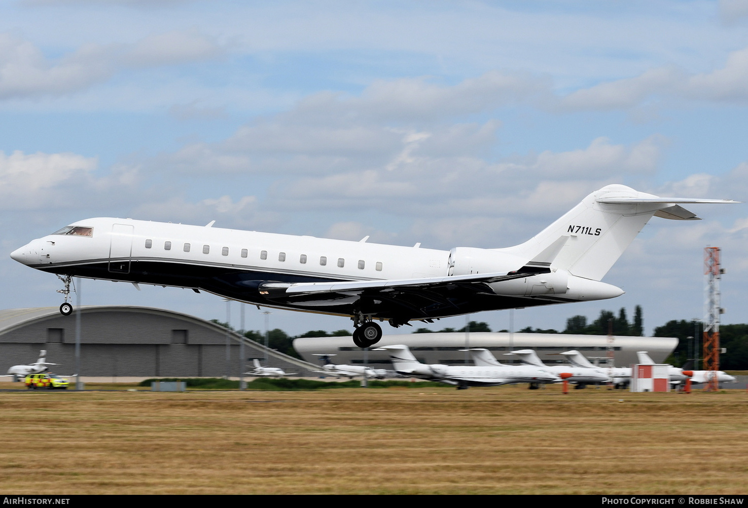 Aircraft Photo of N711LS | Bombardier Global 6000 (BD-700-1A10) | AirHistory.net #481941