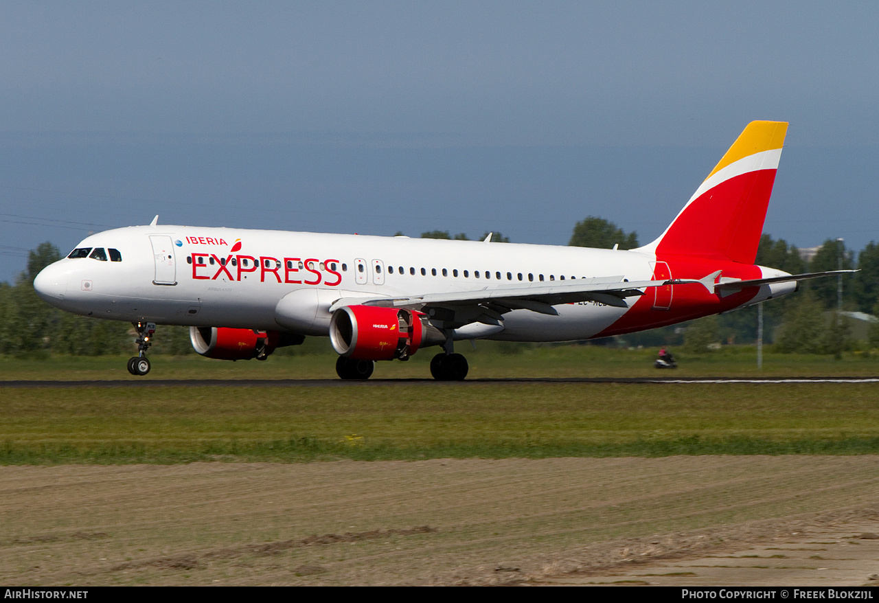 Aircraft Photo of EC-MCB | Airbus A320-214 | Iberia Express | AirHistory.net #482048