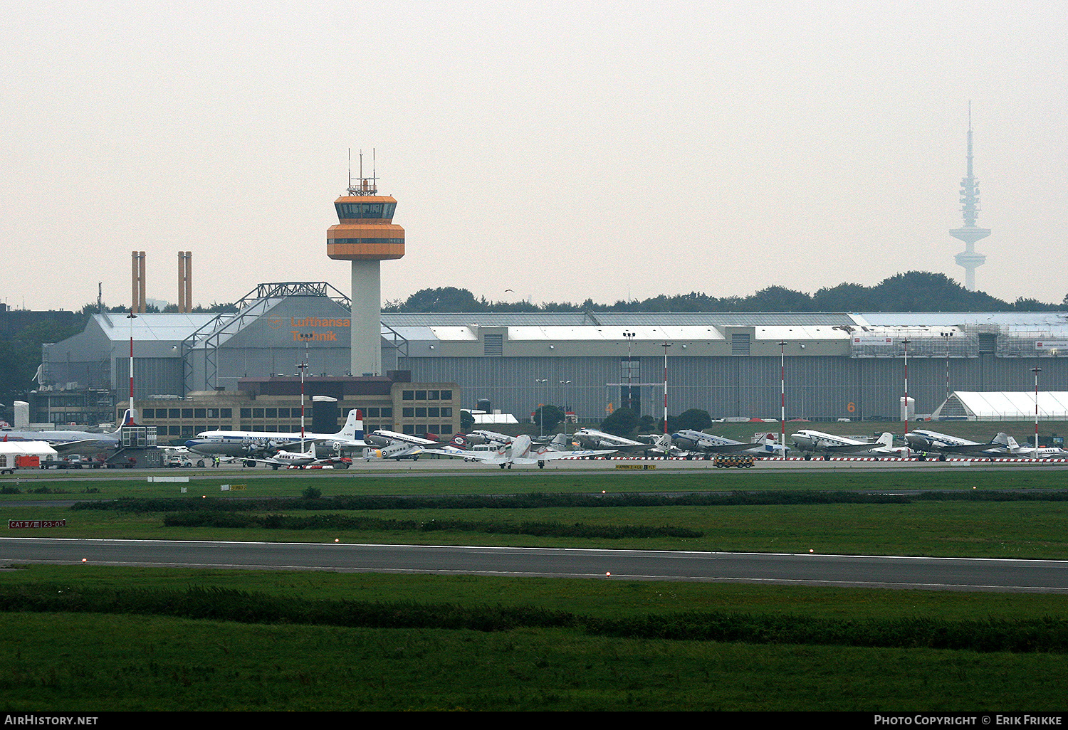 Airport photo of Hamburg (EDDH / HAM) in Germany | AirHistory.net #482290