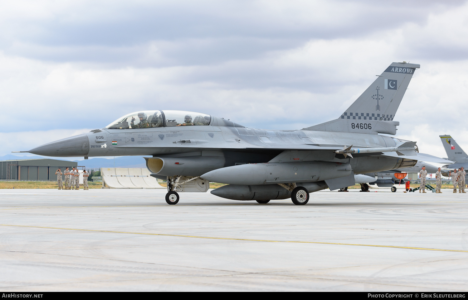 Aircraft Photo of 84606 | General Dynamics F-16B Fighting Falcon | Pakistan - Air Force | AirHistory.net #482342