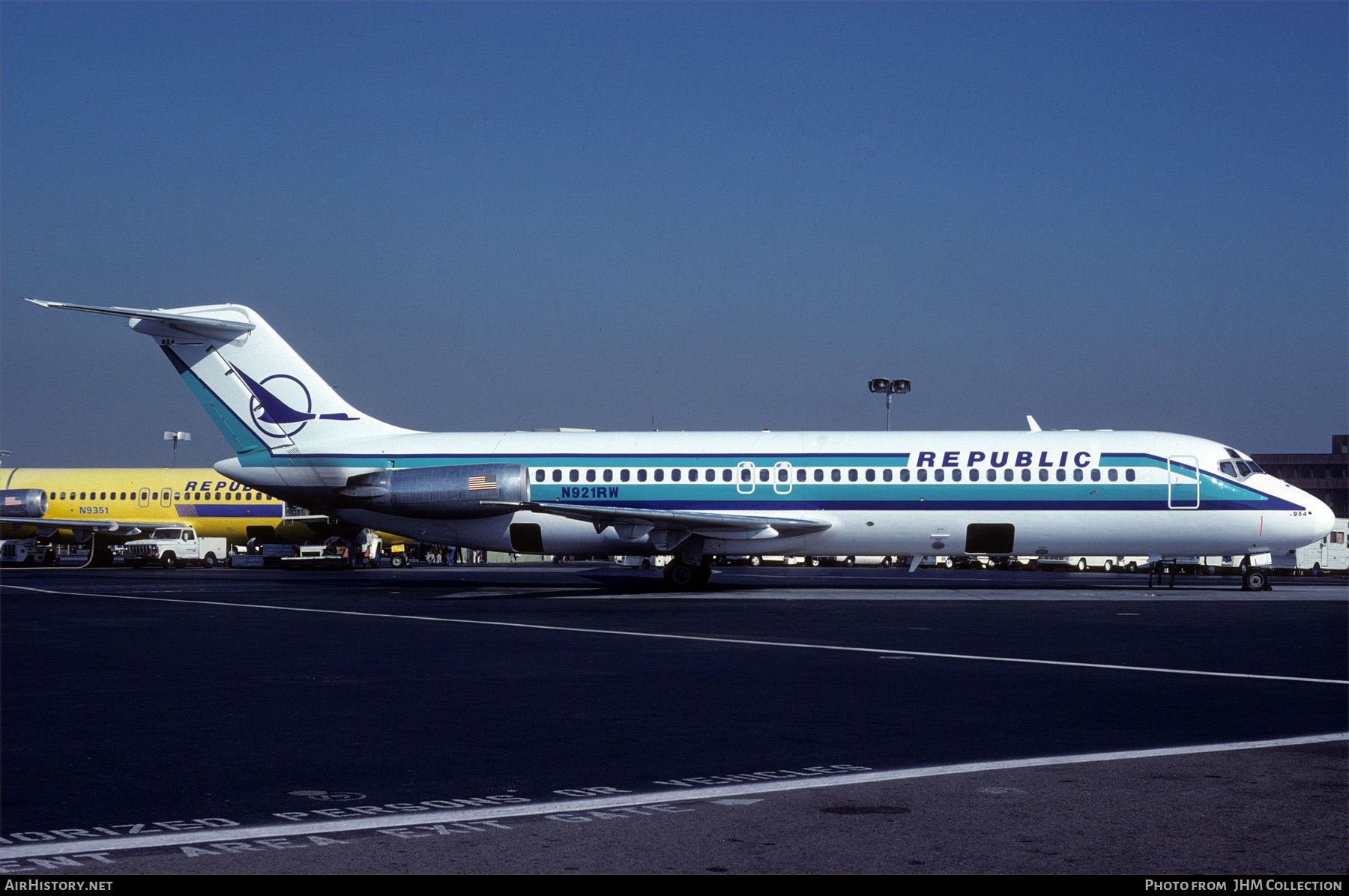 Aircraft Photo of N921RW | McDonnell Douglas DC-9-31 | Republic Airlines | AirHistory.net #482390