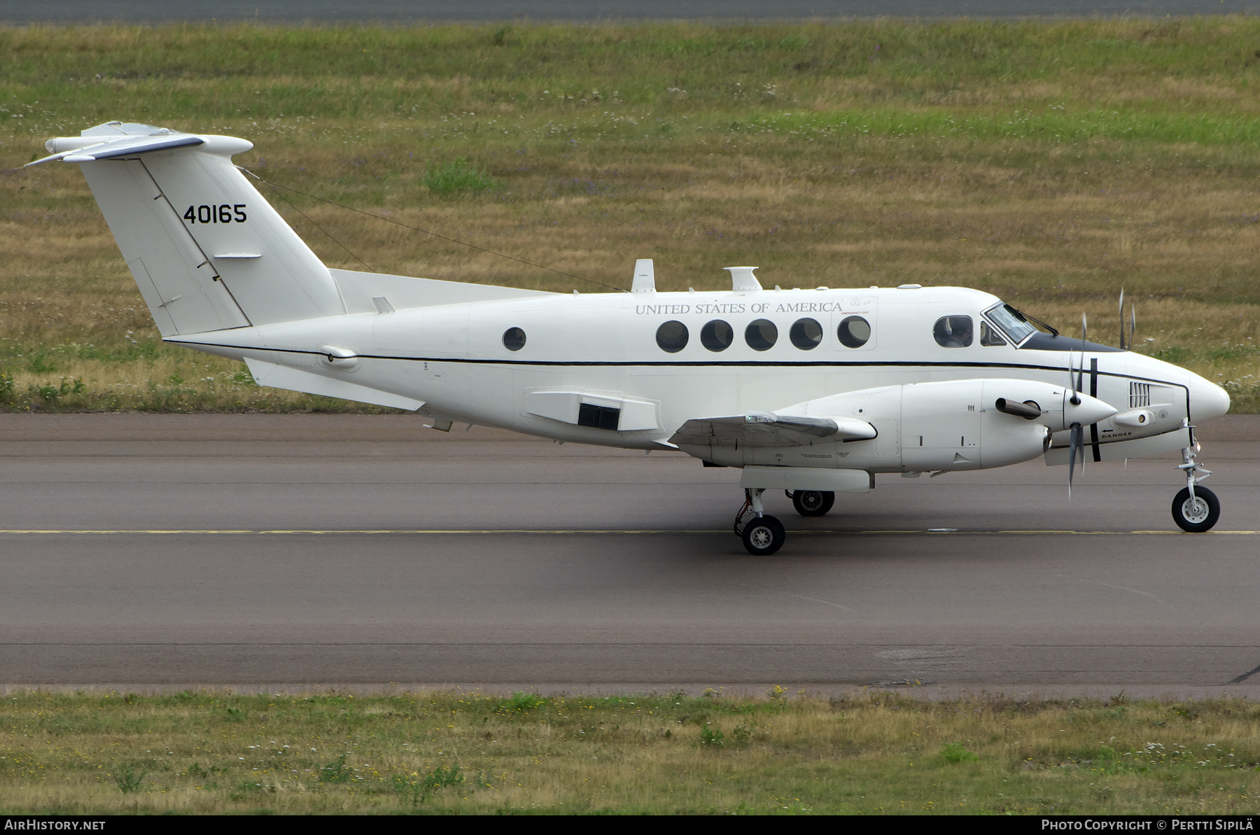 Aircraft Photo of 84-0165 / 40165 | Beech C-12U-3 Huron (B200C) | USA - Army | AirHistory.net #482437