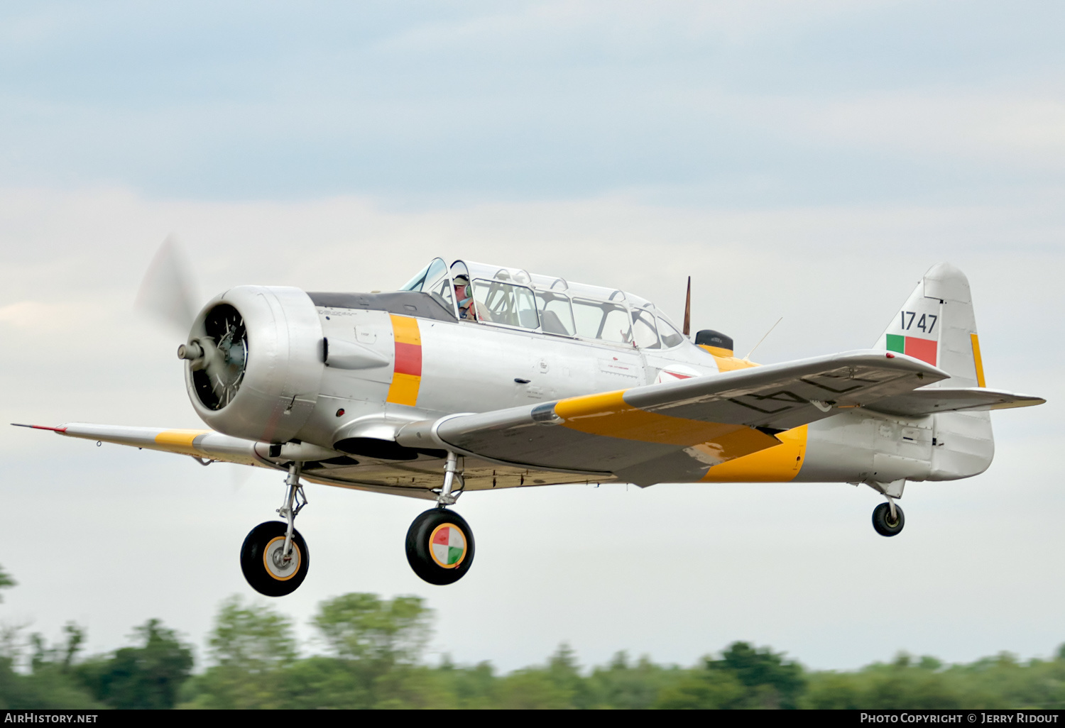 Aircraft Photo of G-BGPB / 1747 | North American T-6J Harvard Mk IV | Portugal - Air Force | AirHistory.net #482568