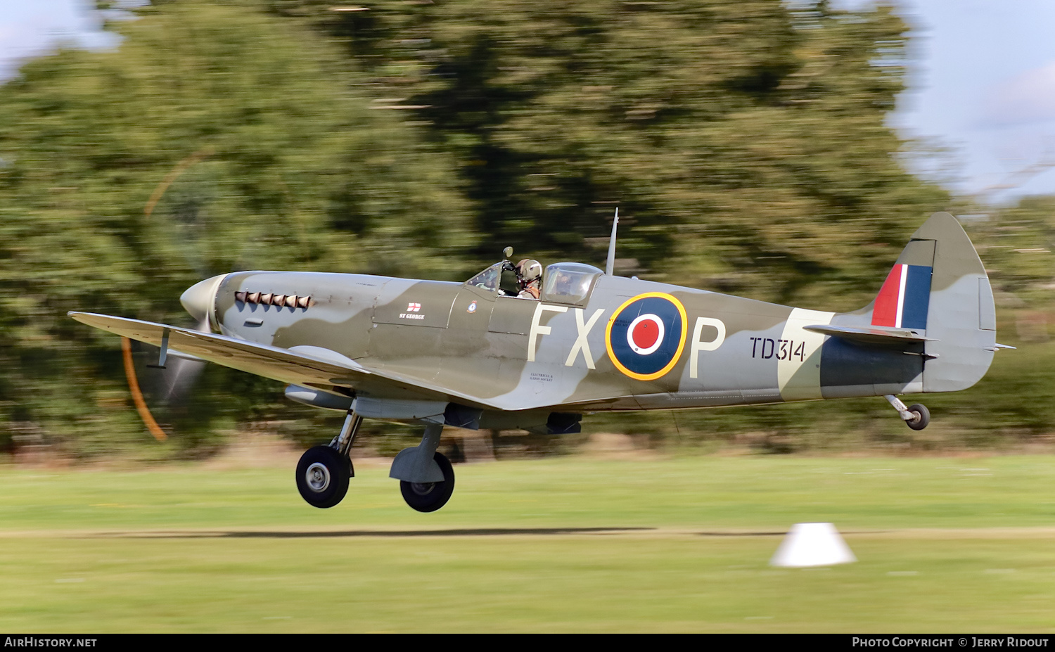 Aircraft Photo of G-CGYJ / TD314 | Supermarine 361 Spitfire HF9E | UK - Air Force | AirHistory.net #482691