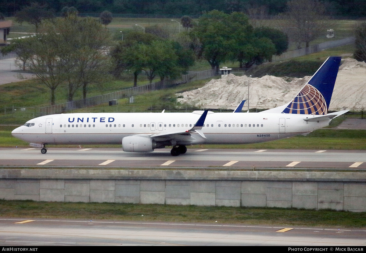 Aircraft Photo of N39450 | Boeing 737-924/ER | United Airlines | AirHistory.net #482695