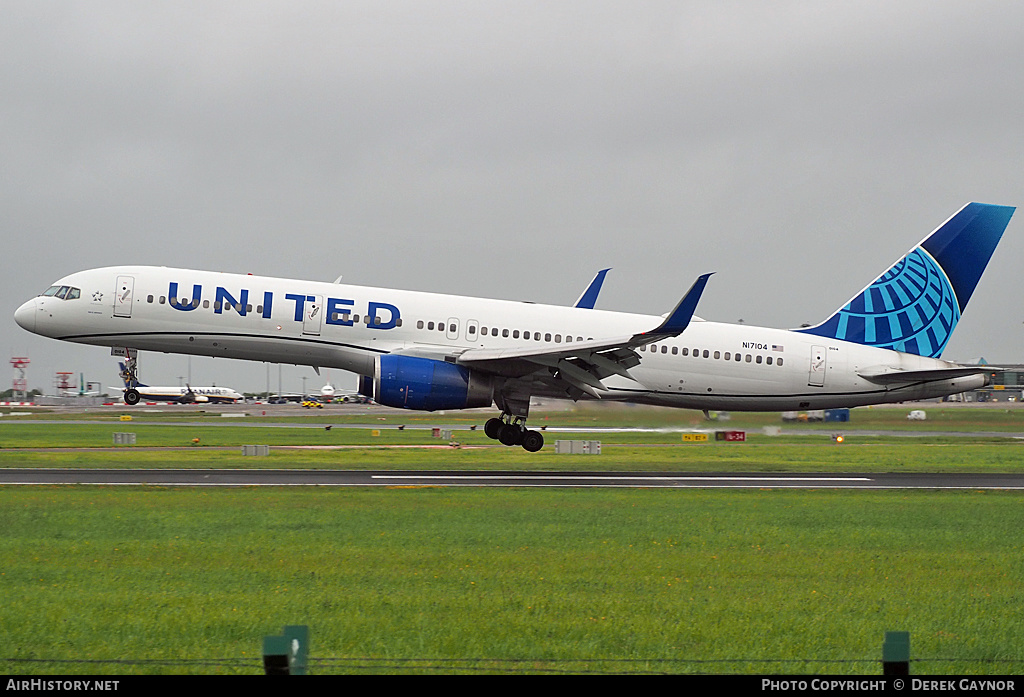 Aircraft Photo of N17104 | Boeing 757-224 | United Airlines | AirHistory.net #482887