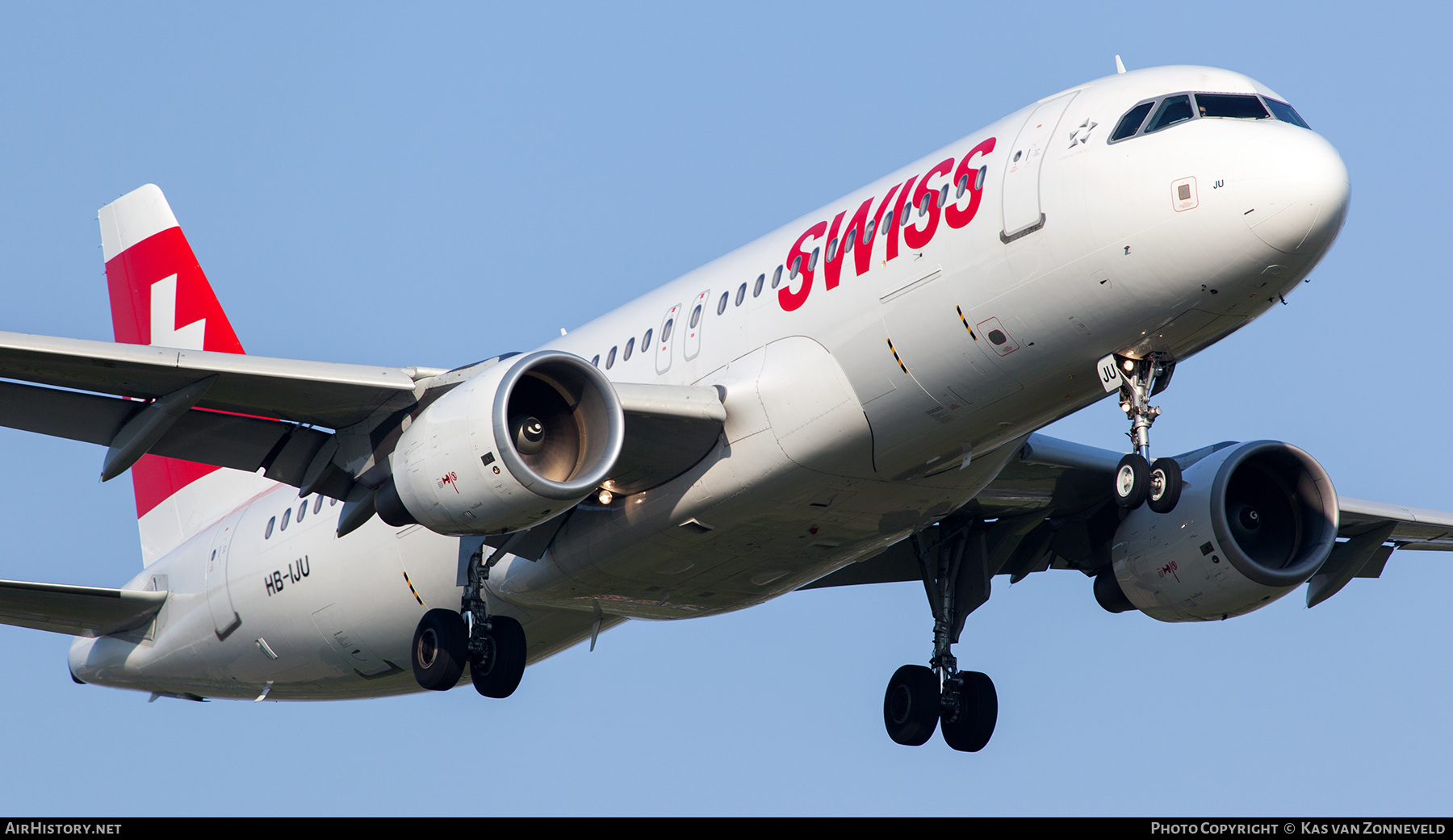 Aircraft Photo of HB-IJU | Airbus A320-214 | Swiss International Air Lines | AirHistory.net #482904
