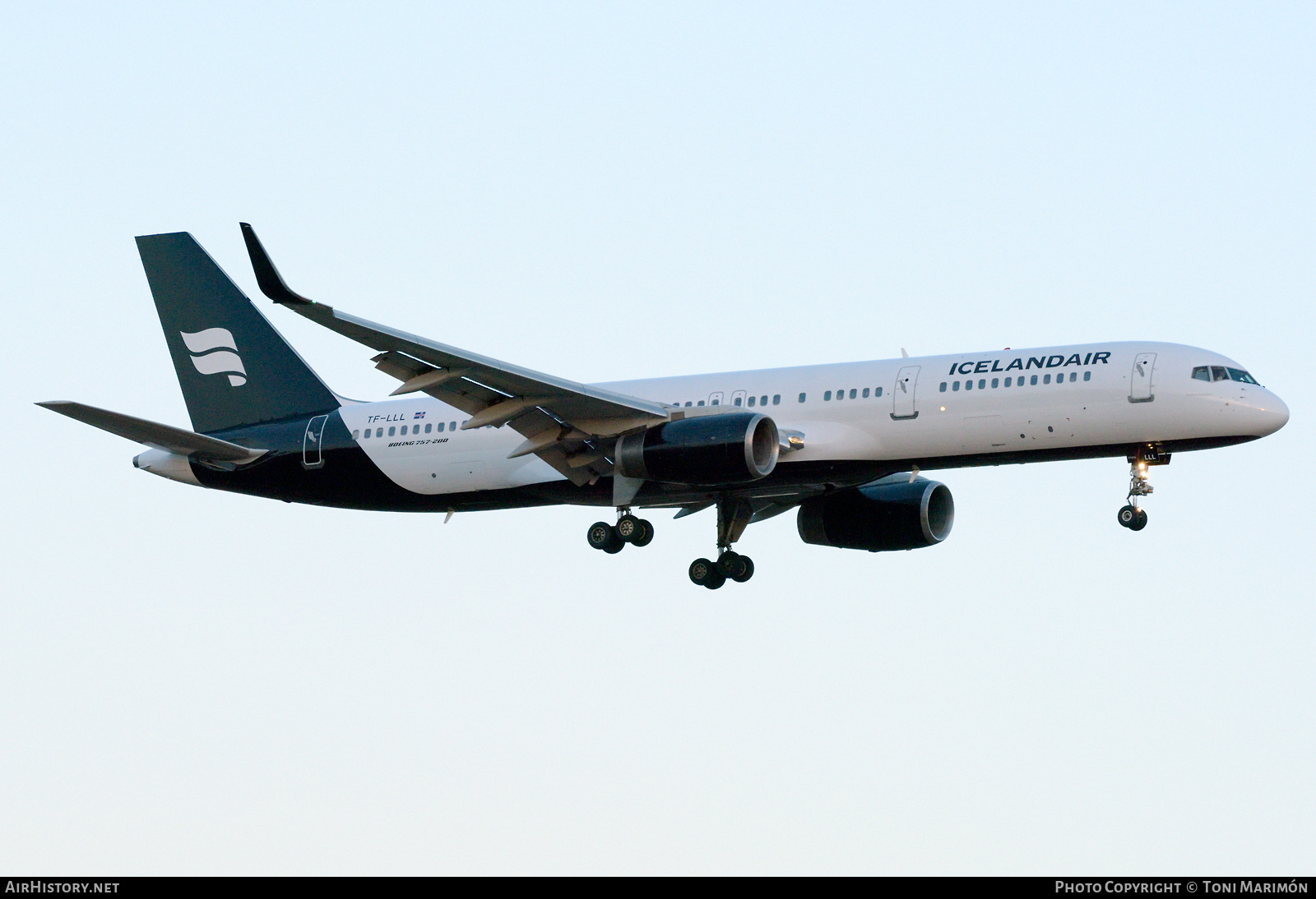 Aircraft Photo of TF-LLL | Boeing 757-256 | Icelandair | AirHistory.net #482958