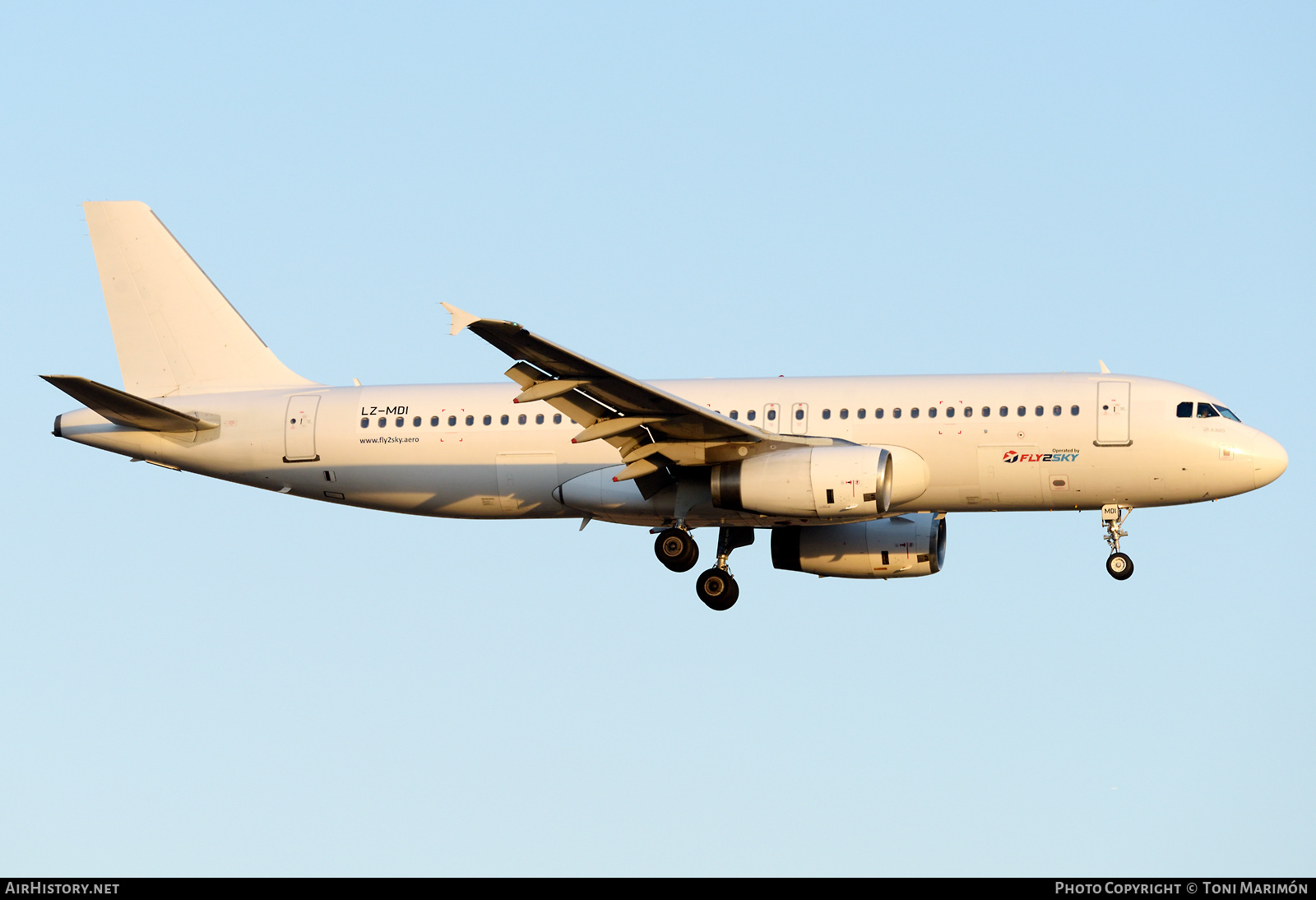 Aircraft Photo of LZ-MDI | Airbus A320-233 | Fly2Sky | AirHistory.net #482991
