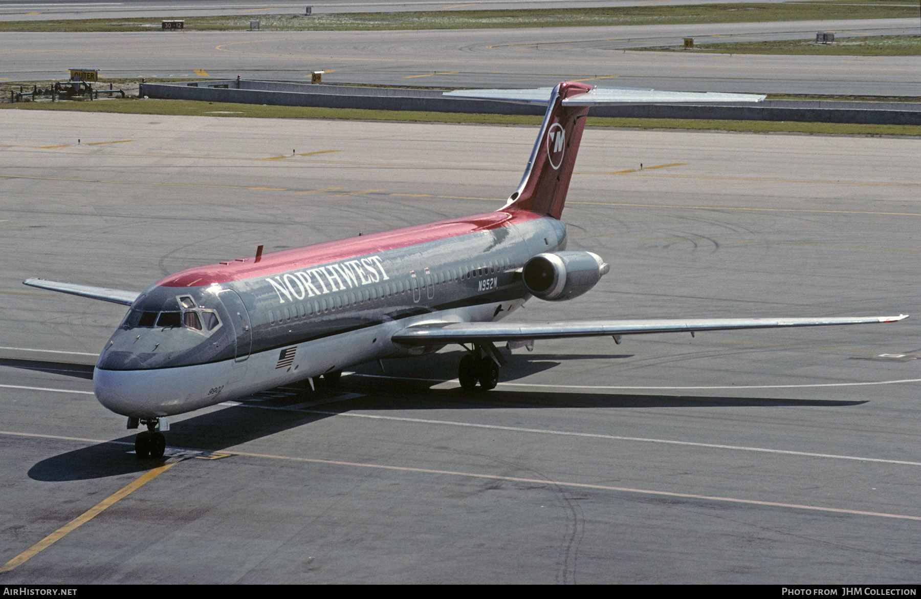 Aircraft Photo of N952N | McDonnell Douglas DC-9-31 | Northwest Airlines | AirHistory.net #483060