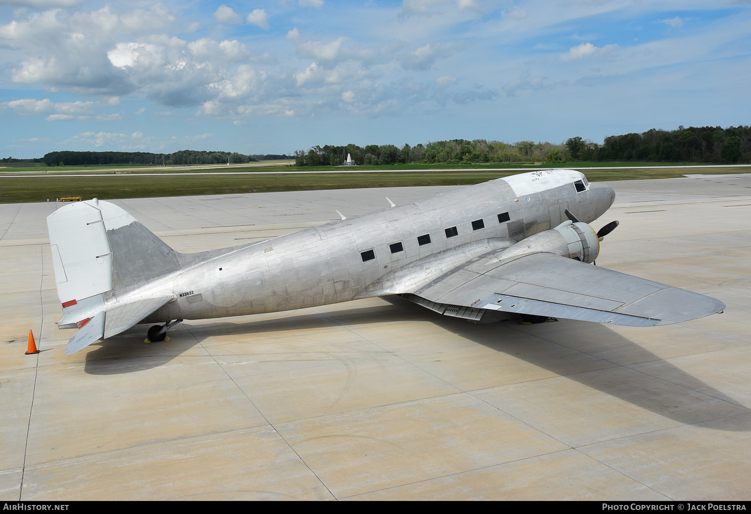 Aircraft Photo of N33632 | Douglas DC-3-G202A | AirHistory.net #483132