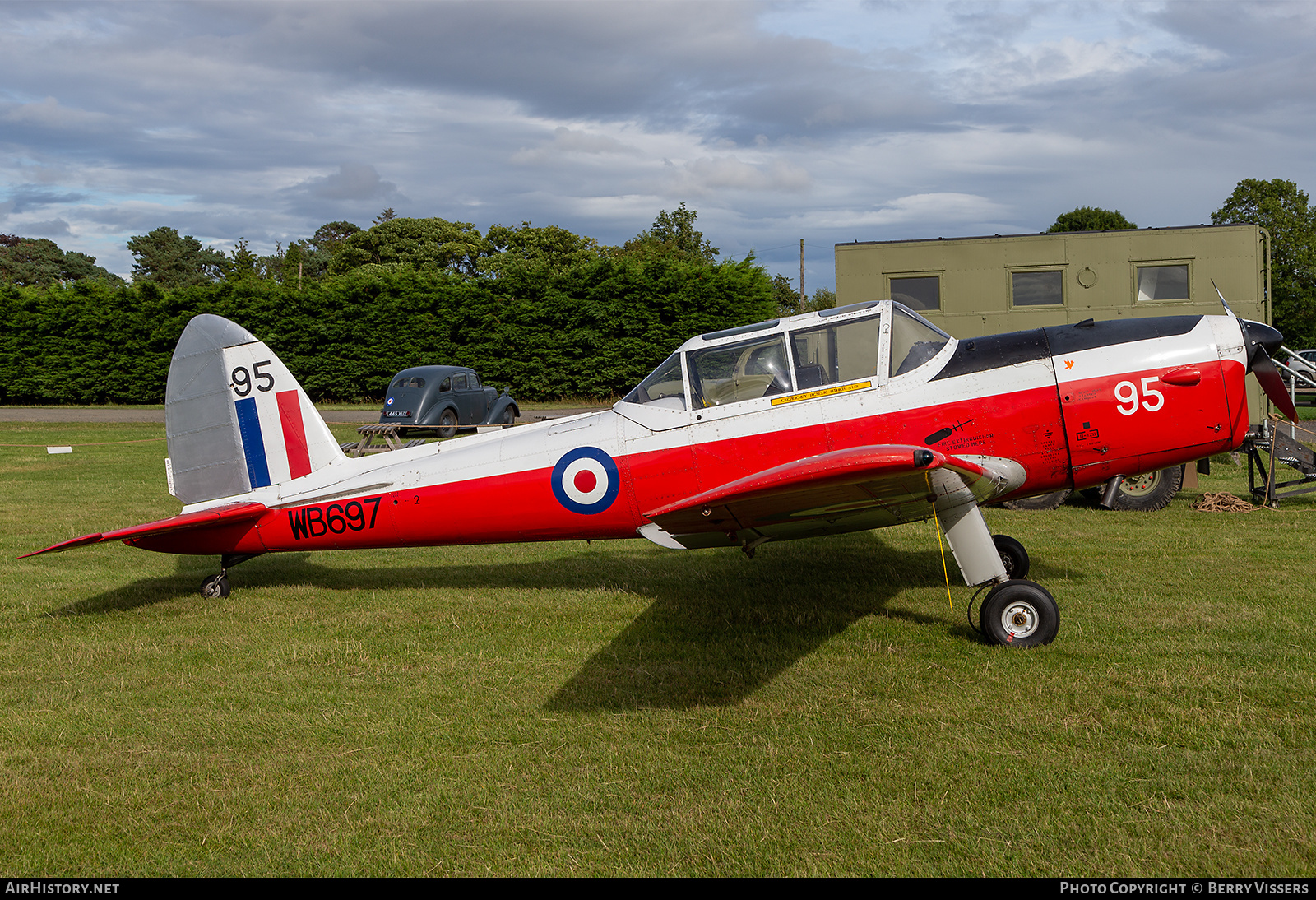 Aircraft Photo of G-BXCT / WB697 | De Havilland DHC-1 Chipmunk T10 | UK - Air Force | AirHistory.net #483212