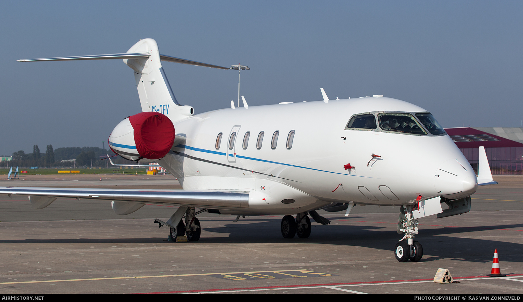 Aircraft Photo of CS-TFV | Bombardier Challenger 300 (BD-100-1A10) | AirHistory.net #483262