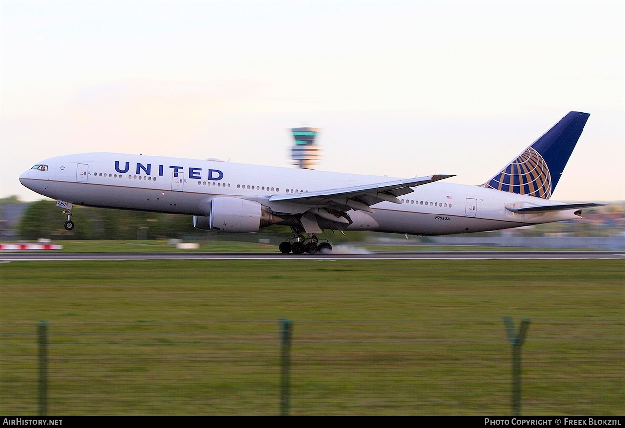 Aircraft Photo of N793UA | Boeing 777-222/ER | United Airlines | AirHistory.net #483676