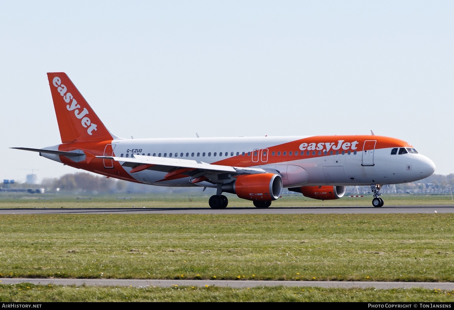 Aircraft Photo of G-EZUO | Airbus A320-214 | EasyJet | AirHistory.net #483828