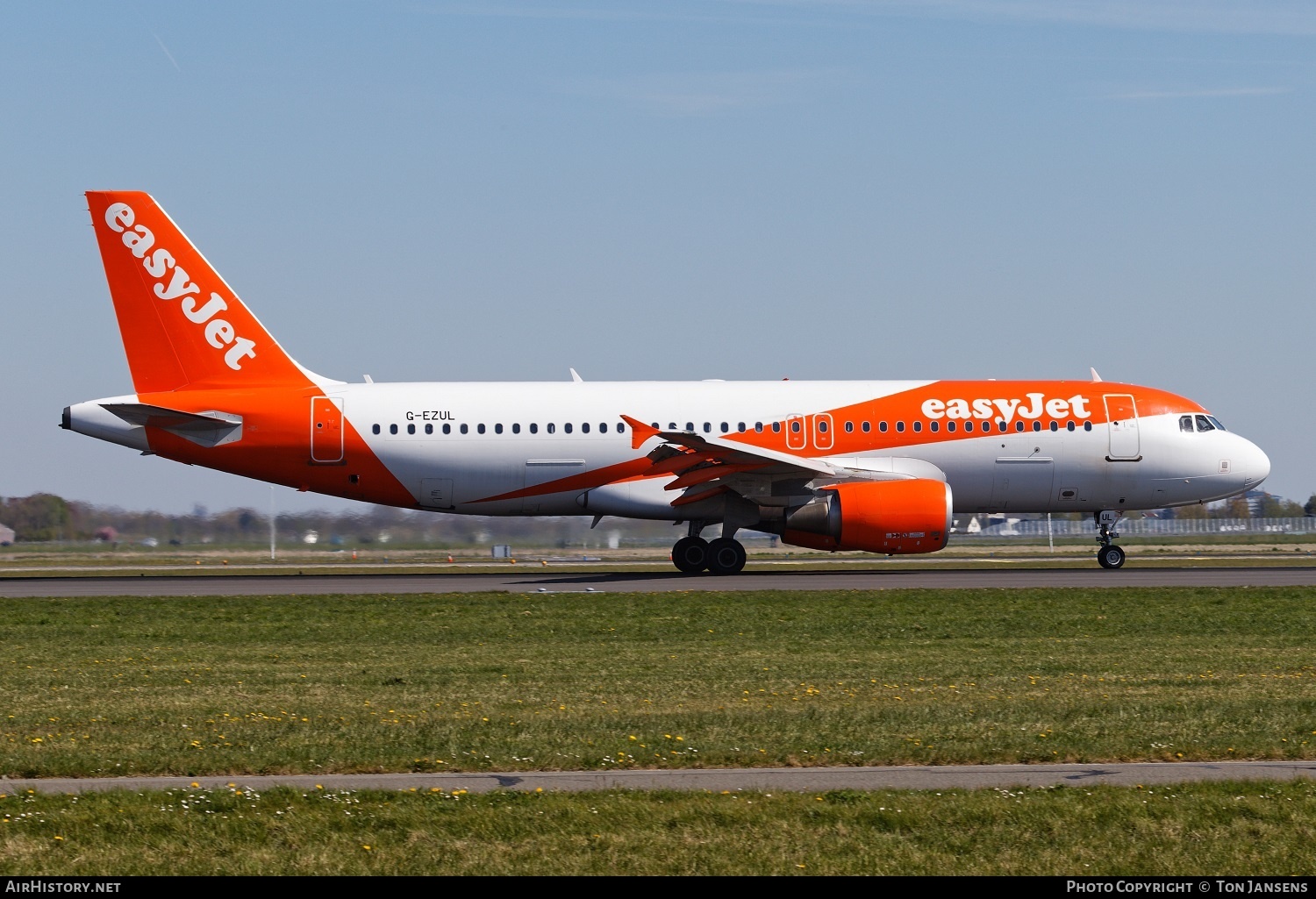 Aircraft Photo of G-EZUL | Airbus A320-214 | EasyJet | AirHistory.net #483835