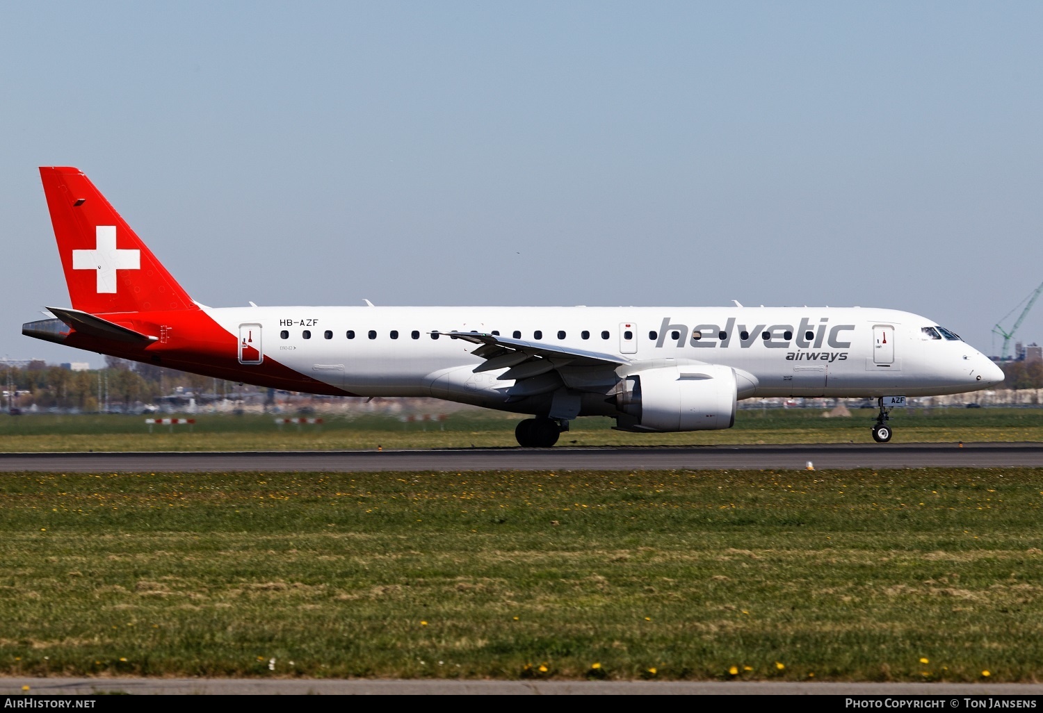 Aircraft Photo of HB-AZF | Embraer 190-E2 (ERJ-190-300) | Helvetic Airways | AirHistory.net #483839