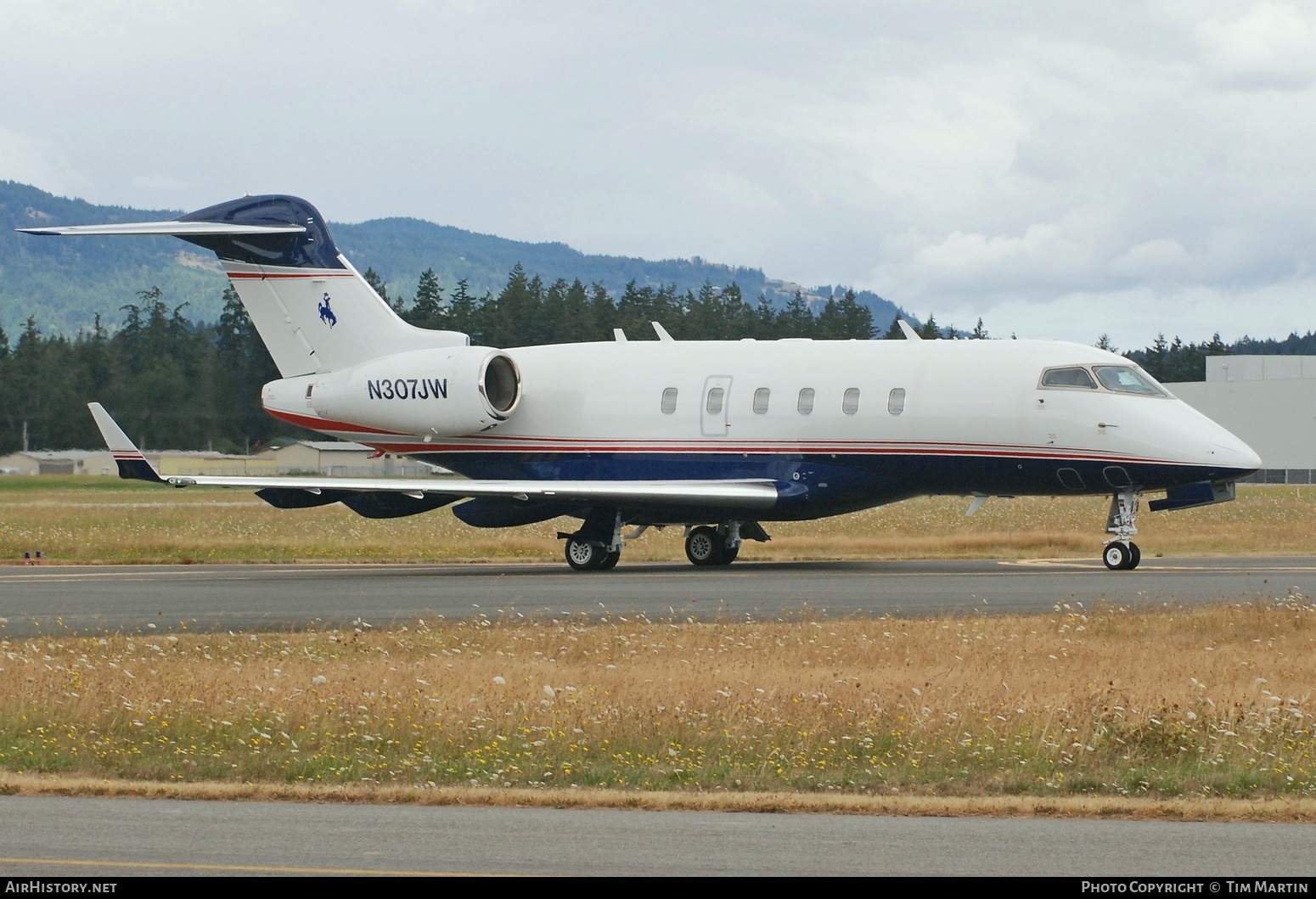 Aircraft Photo of N307JW | Bombardier Challenger 300 (BD-100-1A10) | AirHistory.net #483987