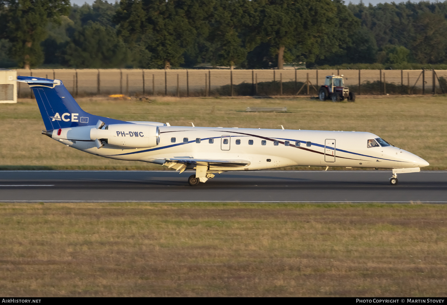 Aircraft Photo of PH-DWC | Embraer ERJ-135LR (EMB-135LR) | AirHistory.net #483998