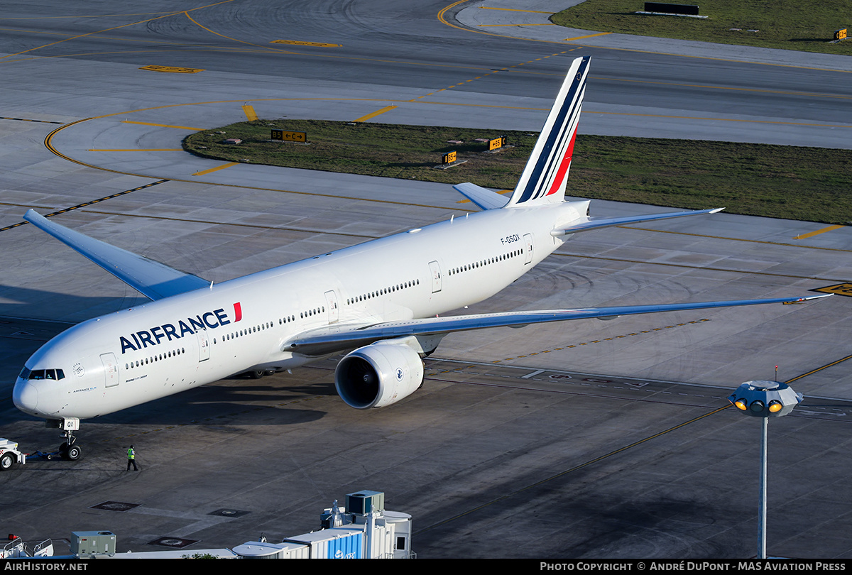 Aircraft Photo of F-GSQX | Boeing 777-328/ER | Air France | AirHistory.net #484269
