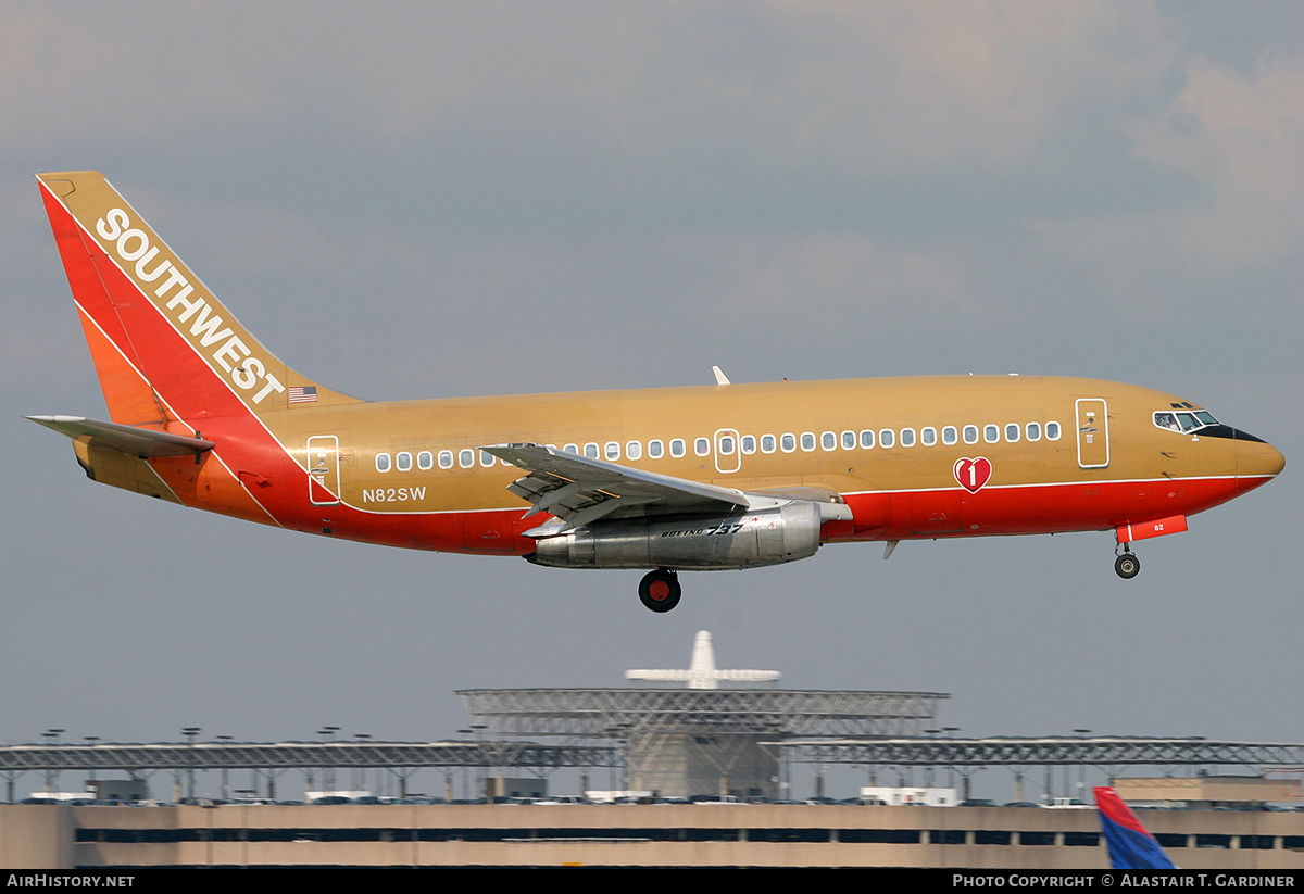 Aircraft Photo of N82SW | Boeing 737-2H4/Adv | Southwest Airlines | AirHistory.net #484377