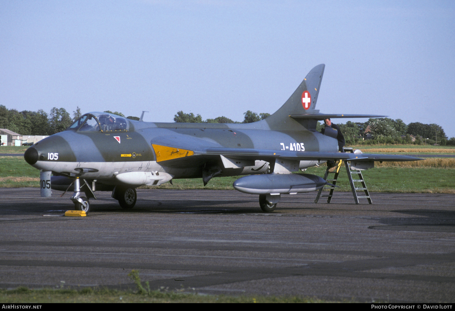 Aircraft Photo of G-BWOU / J-4105 | Hawker Hunter F58A | Switzerland - Air Force | AirHistory.net #484471