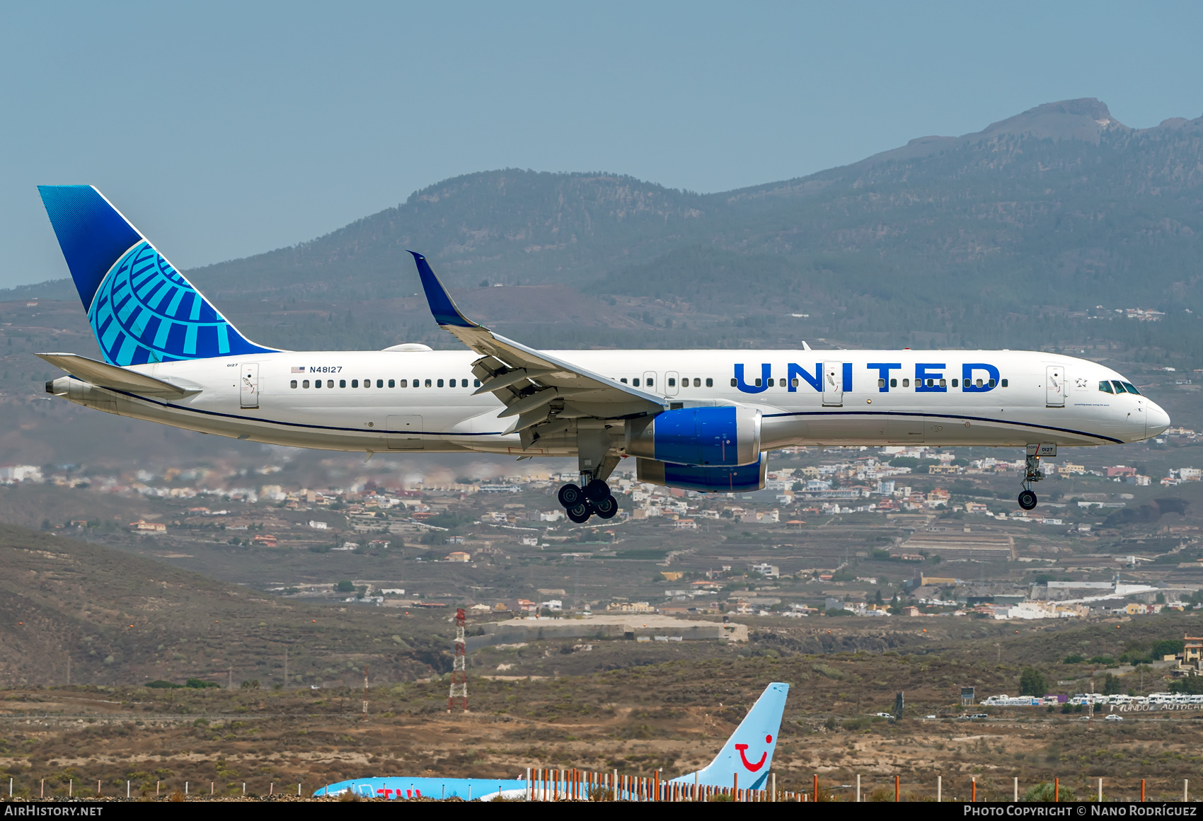 Aircraft Photo of N48127 | Boeing 757-224 | United Airlines | AirHistory.net #484576