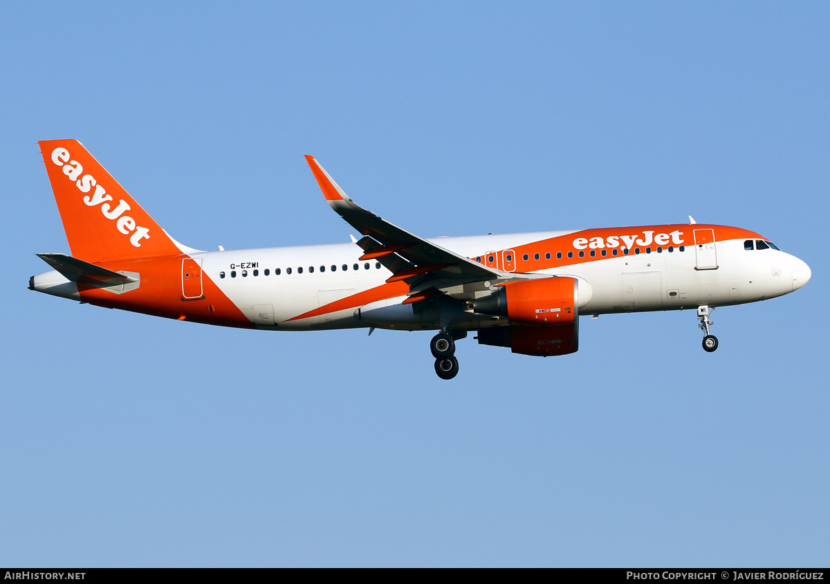 Aircraft Photo of G-EZWI | Airbus A320-214 | EasyJet | AirHistory.net #484631