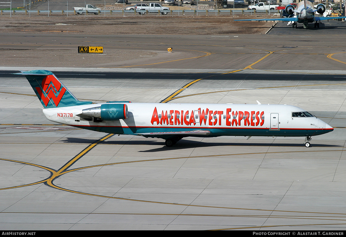 Aircraft Photo of N37178 | Bombardier CRJ-200LR (CL-600-2B19) | America West Express | AirHistory.net #484683