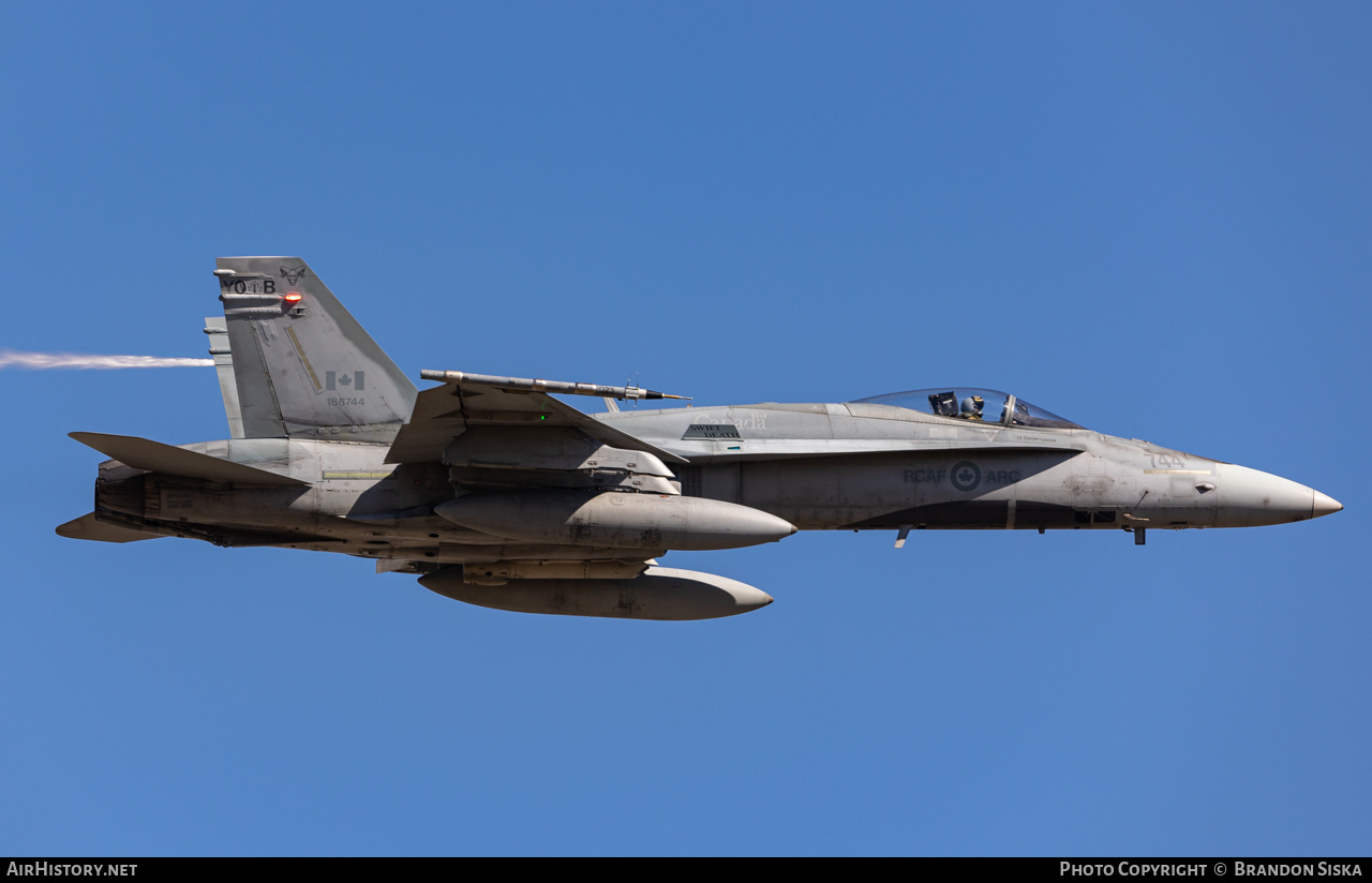 Aircraft Photo of 188744 | McDonnell Douglas CF-188 Hornet | Canada - Air Force | AirHistory.net #484701