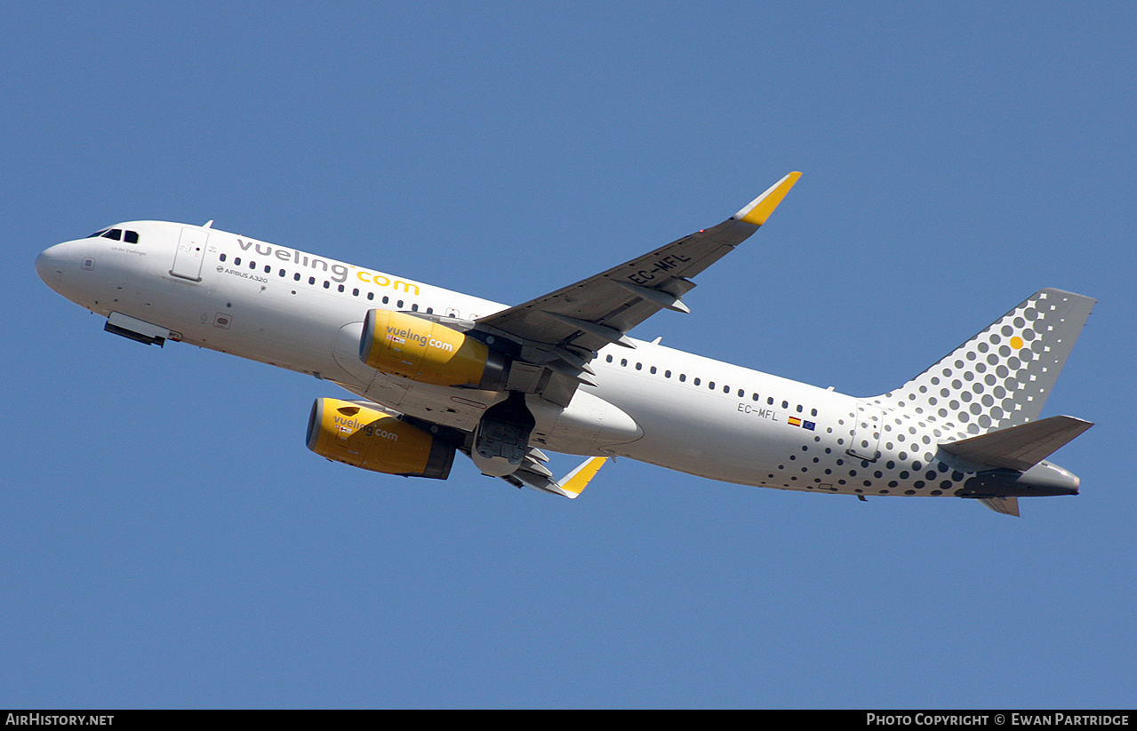 Aircraft Photo of EC-MFL | Airbus A320-232 | Vueling Airlines | AirHistory.net #484759
