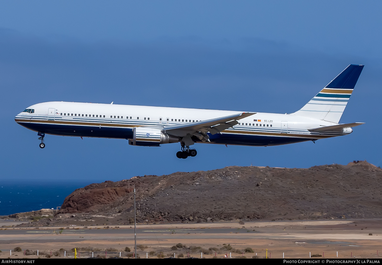 Aircraft Photo of EC-LZO | Boeing 767-35D/ER | Privilege Style | AirHistory.net #484777