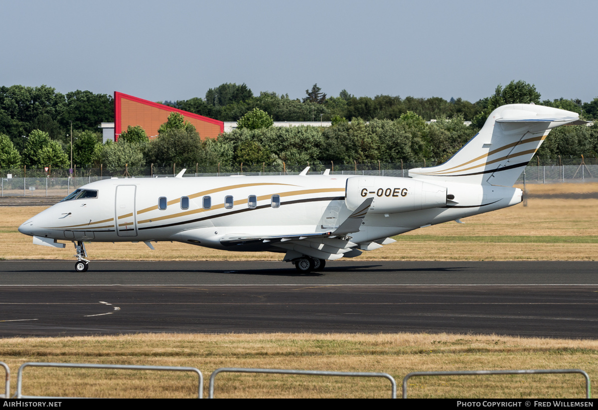 Aircraft Photo of G-OOEG | Bombardier Challenger 350 (BD-100-1A10) | AirHistory.net #484790