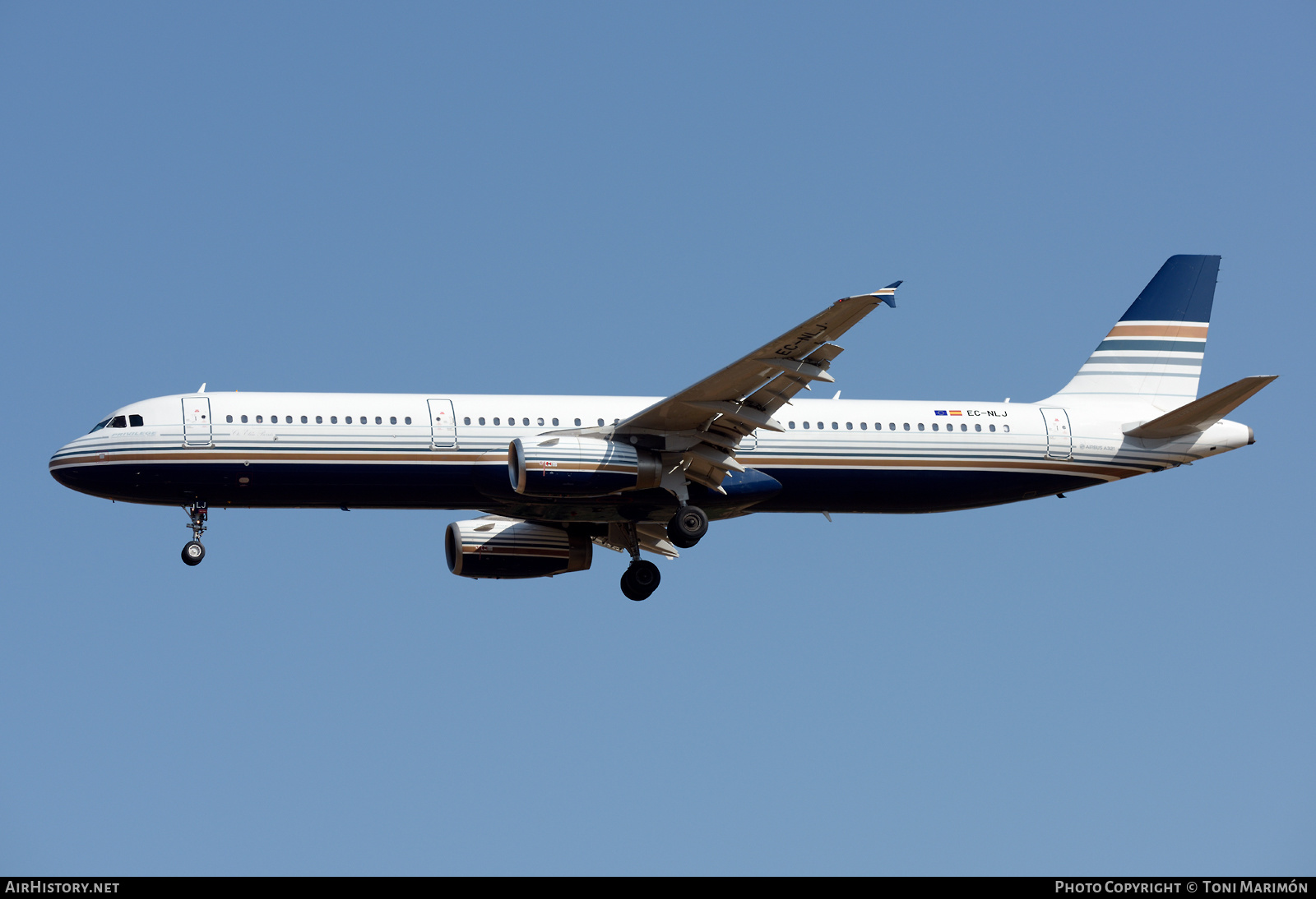 Aircraft Photo of EC-NLJ | Airbus A321-231 | Privilege Style | AirHistory.net #484908