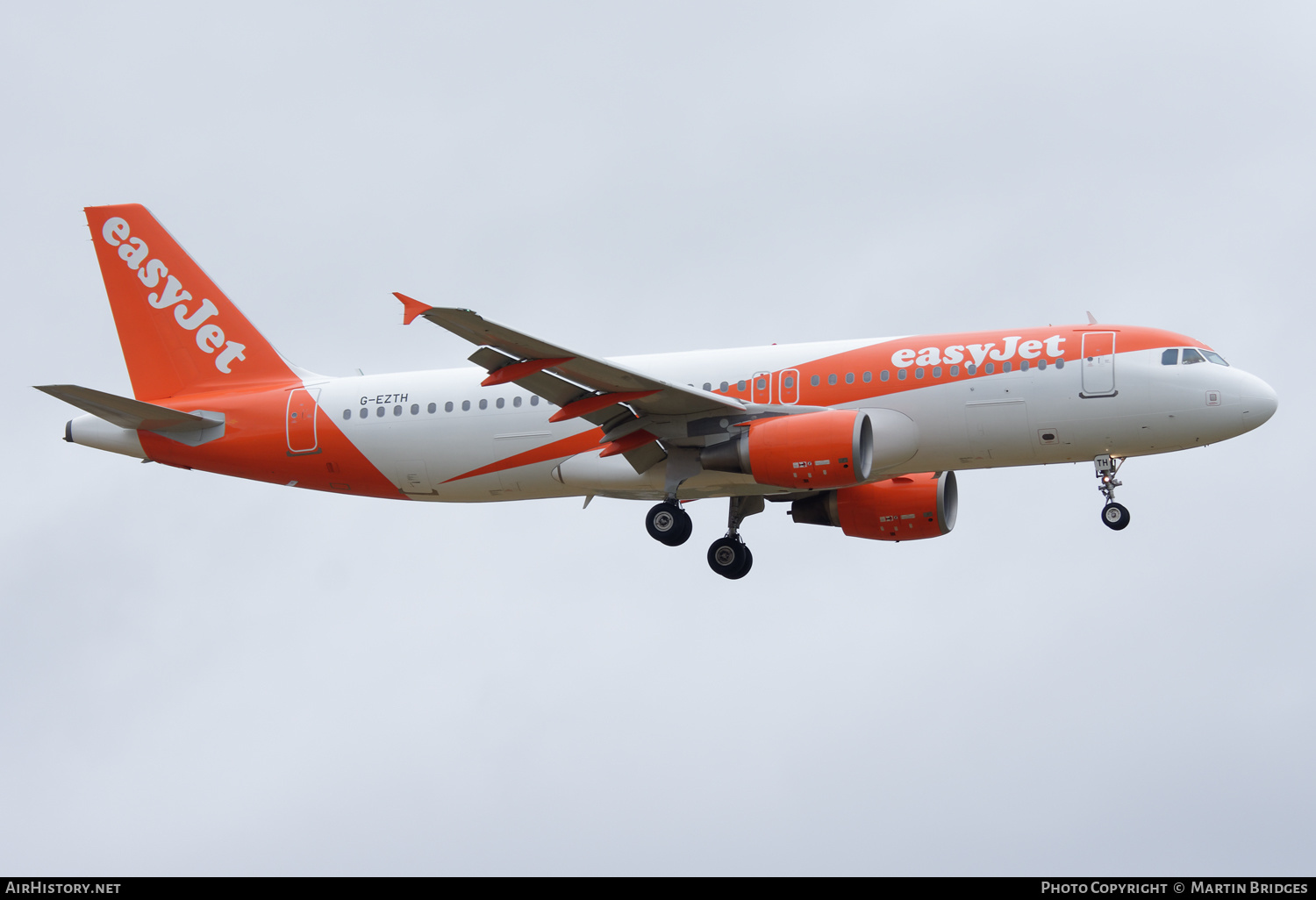 Aircraft Photo of G-EZTH | Airbus A320-214 | EasyJet | AirHistory.net #484930