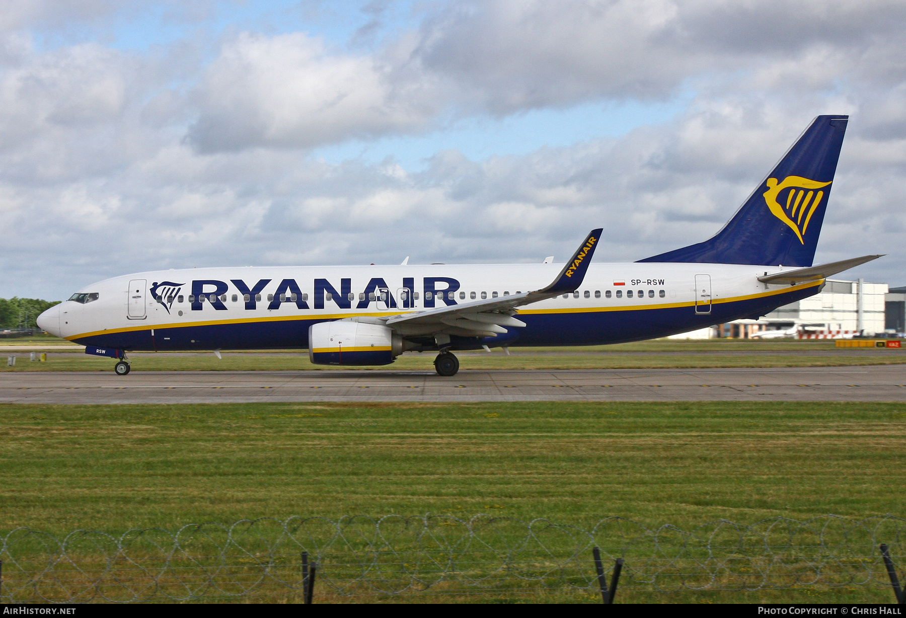 Aircraft Photo of SP-RSW | Boeing 737-800 | Ryanair | AirHistory.net #485045