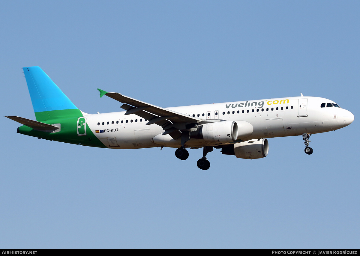 Aircraft Photo of EC-KDT | Airbus A320-216 | Vueling Airlines | AirHistory.net #485460