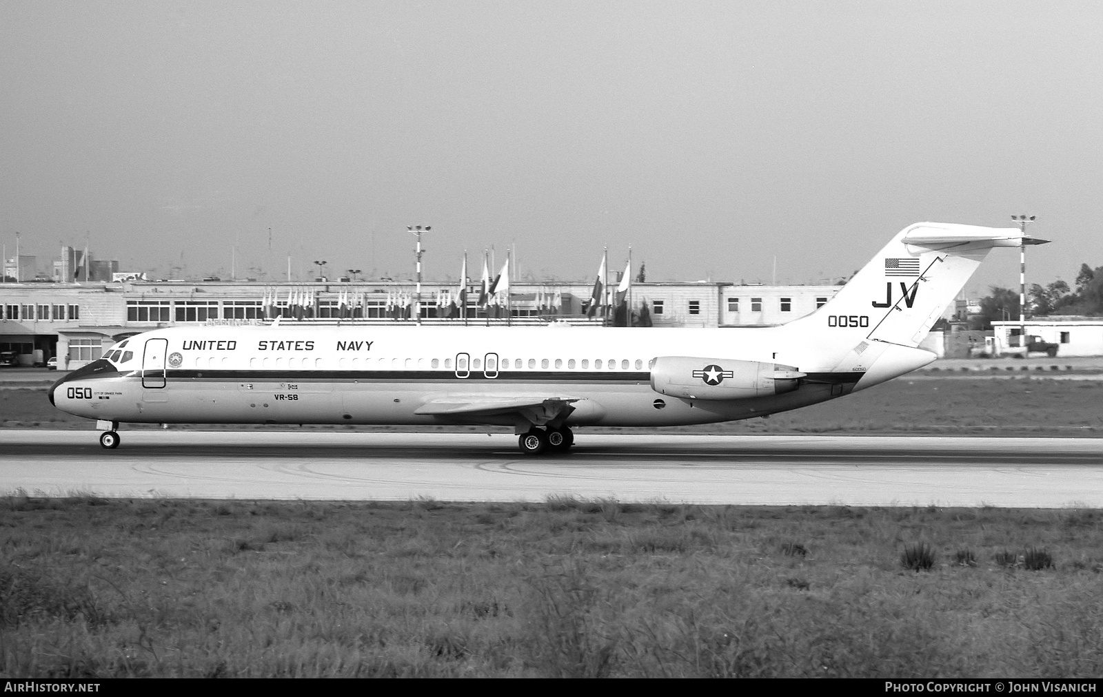 Aircraft Photo of 160050 / 0050 | McDonnell Douglas C-9B Skytrain II (DC-9-32CF) | USA - Navy | AirHistory.net #485496