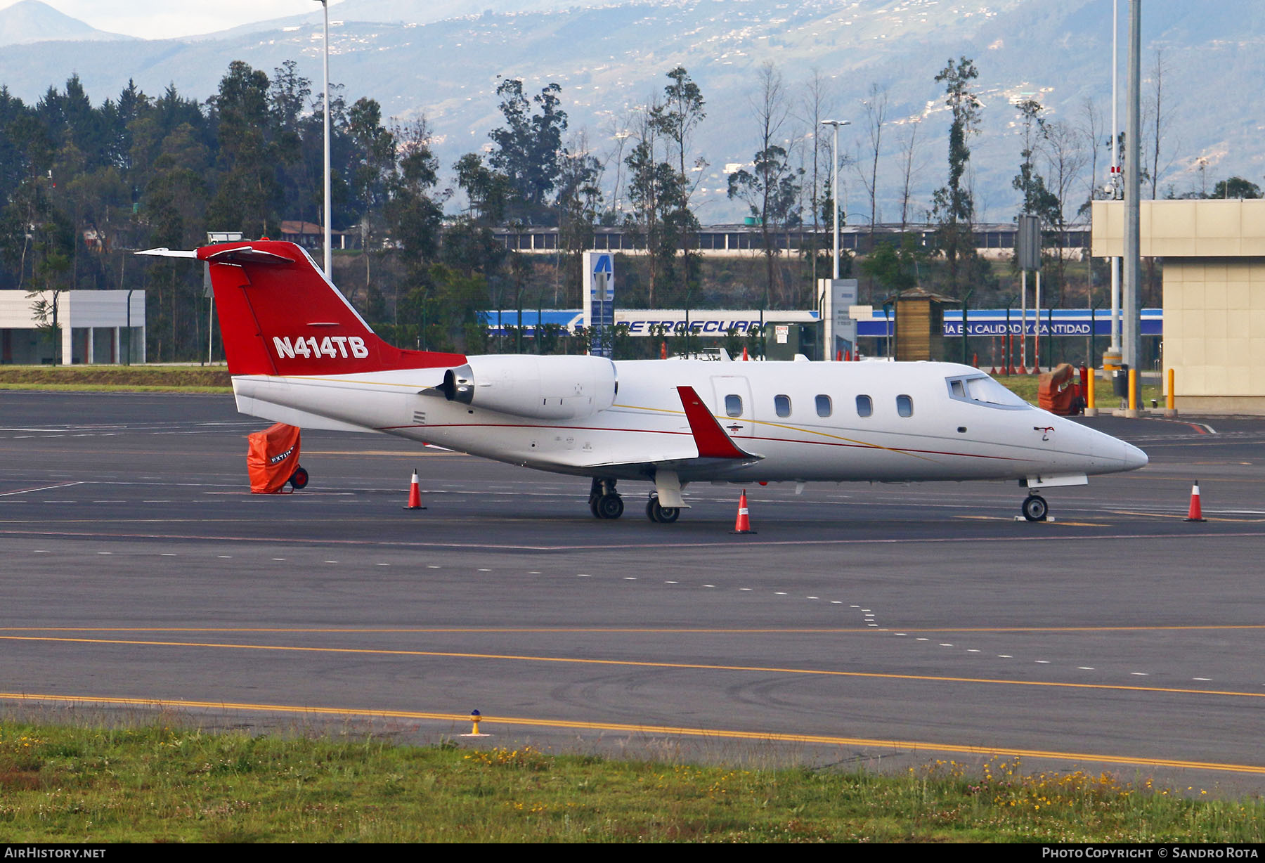 Aircraft Photo of N414TB | Gates Learjet 55 | AirHistory.net #485589