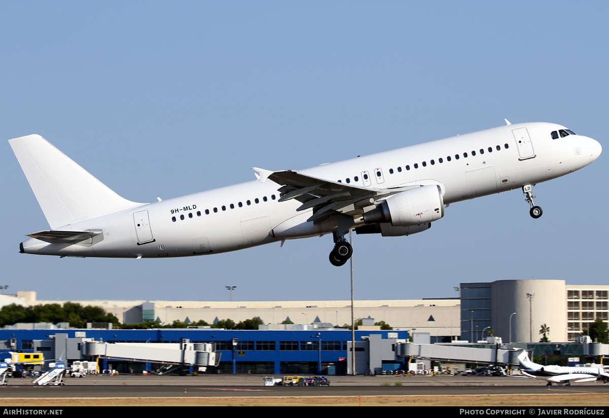 Aircraft Photo of 9H-MLD | Airbus A320-214 | AirHistory.net #485724