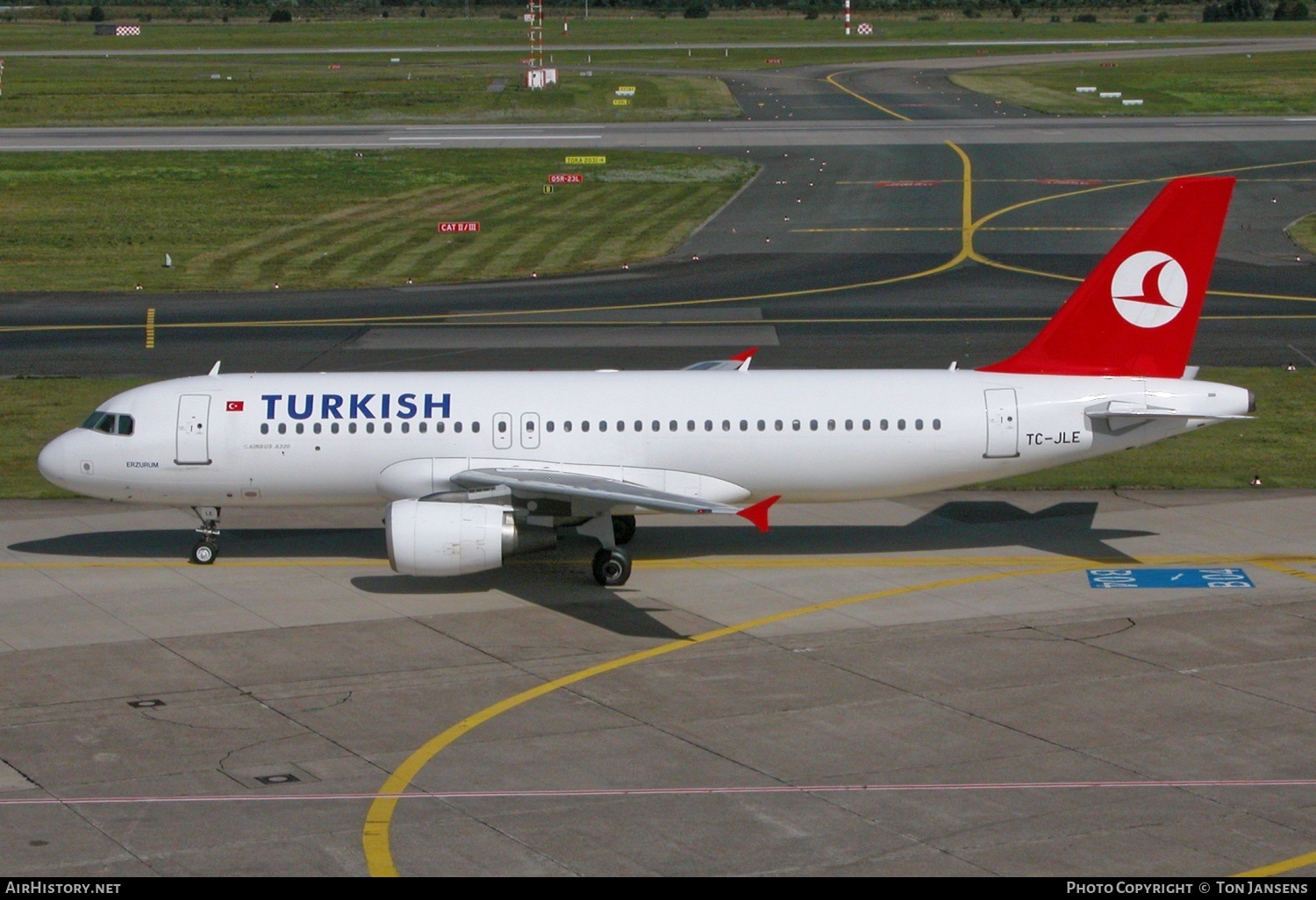 Aircraft Photo of TC-JLE | Airbus A320-214 | Turkish Airlines | AirHistory.net #485880