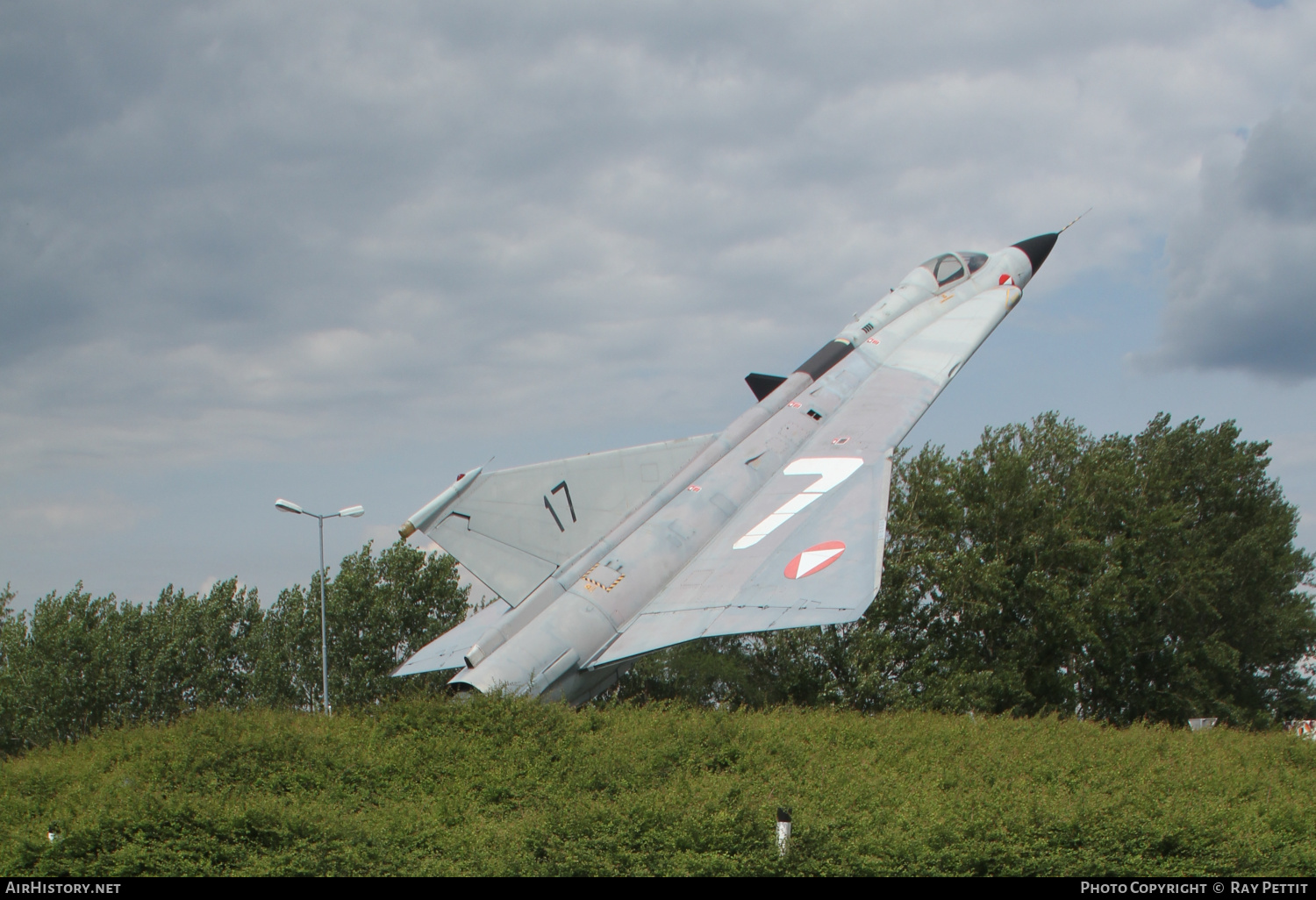 Aircraft Photo of 17 | Saab J35Oe Draken | Austria - Air Force | AirHistory.net #485932