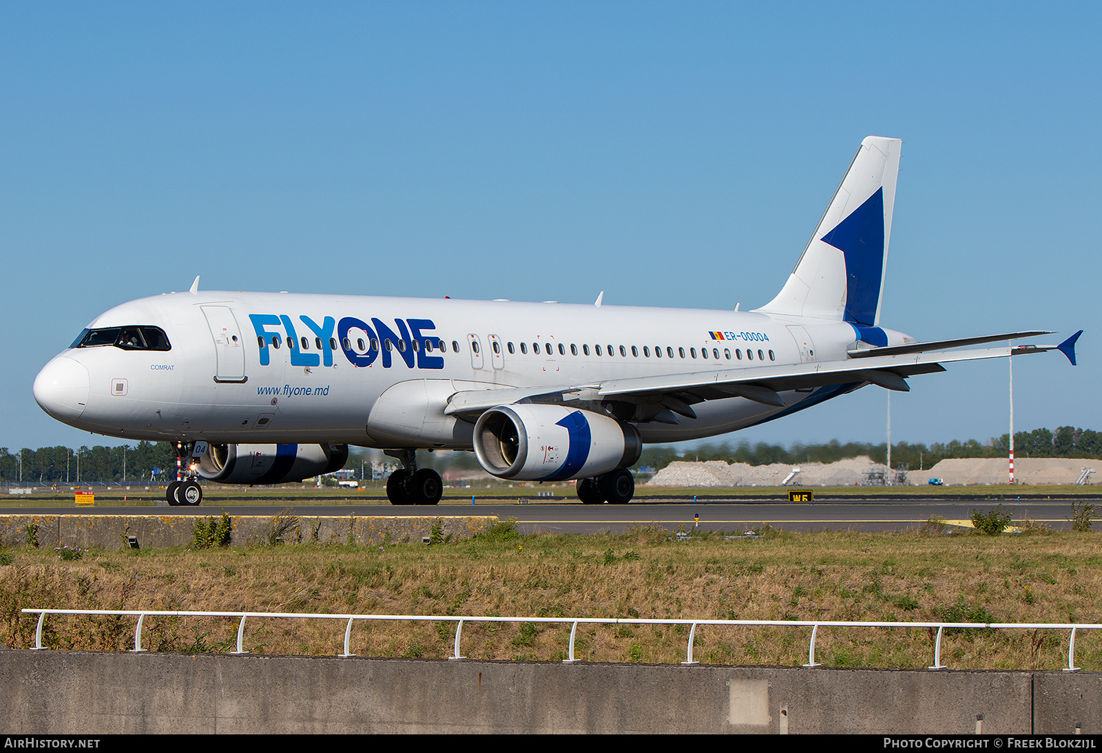 Aircraft Photo of ER-00004 | Airbus A320-232 | FlyOne | AirHistory.net #486196