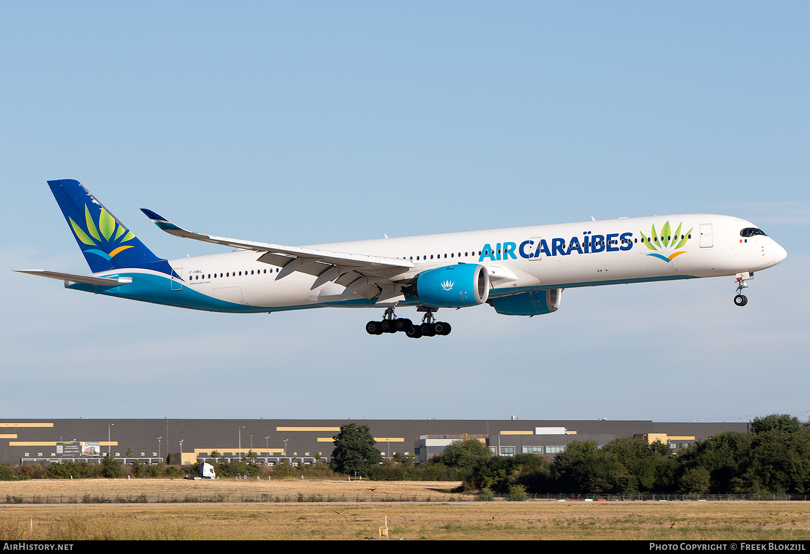 Aircraft Photo of F-HMIL | Airbus A350-1041 | Air Caraïbes | AirHistory.net #486230