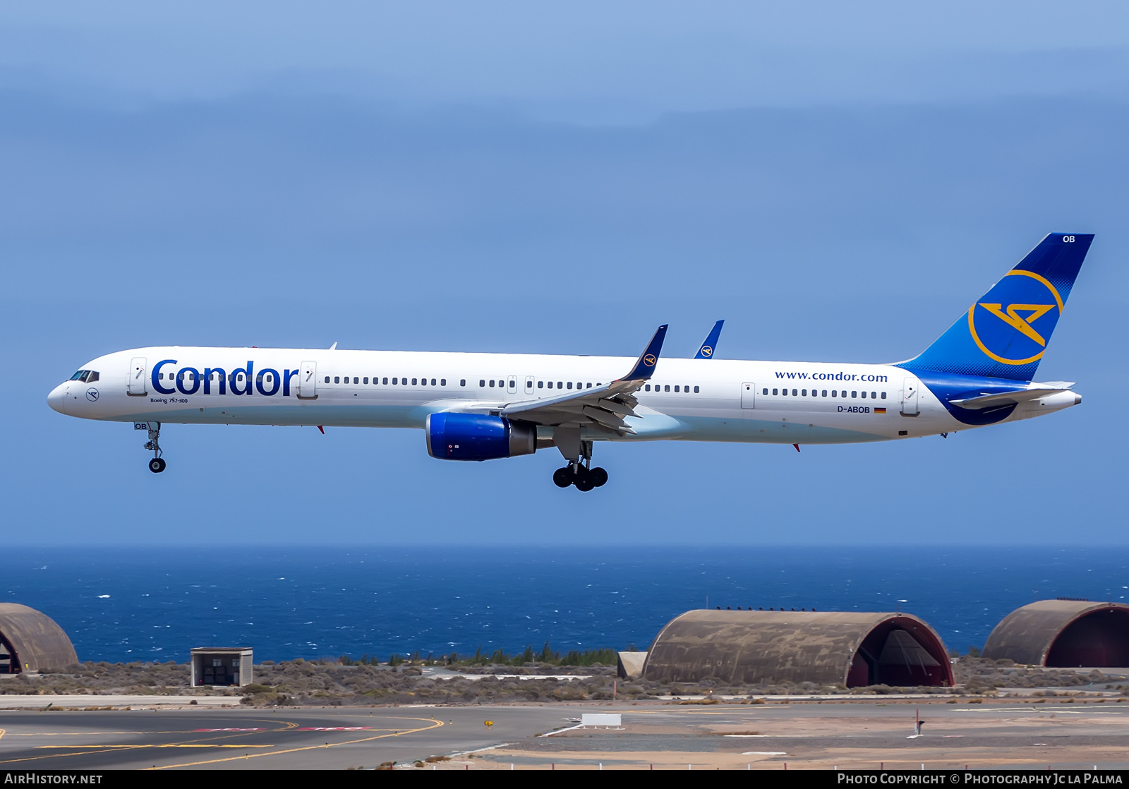 Aircraft Photo of D-ABOB | Boeing 757-330 | Condor Flugdienst | AirHistory.net #486325