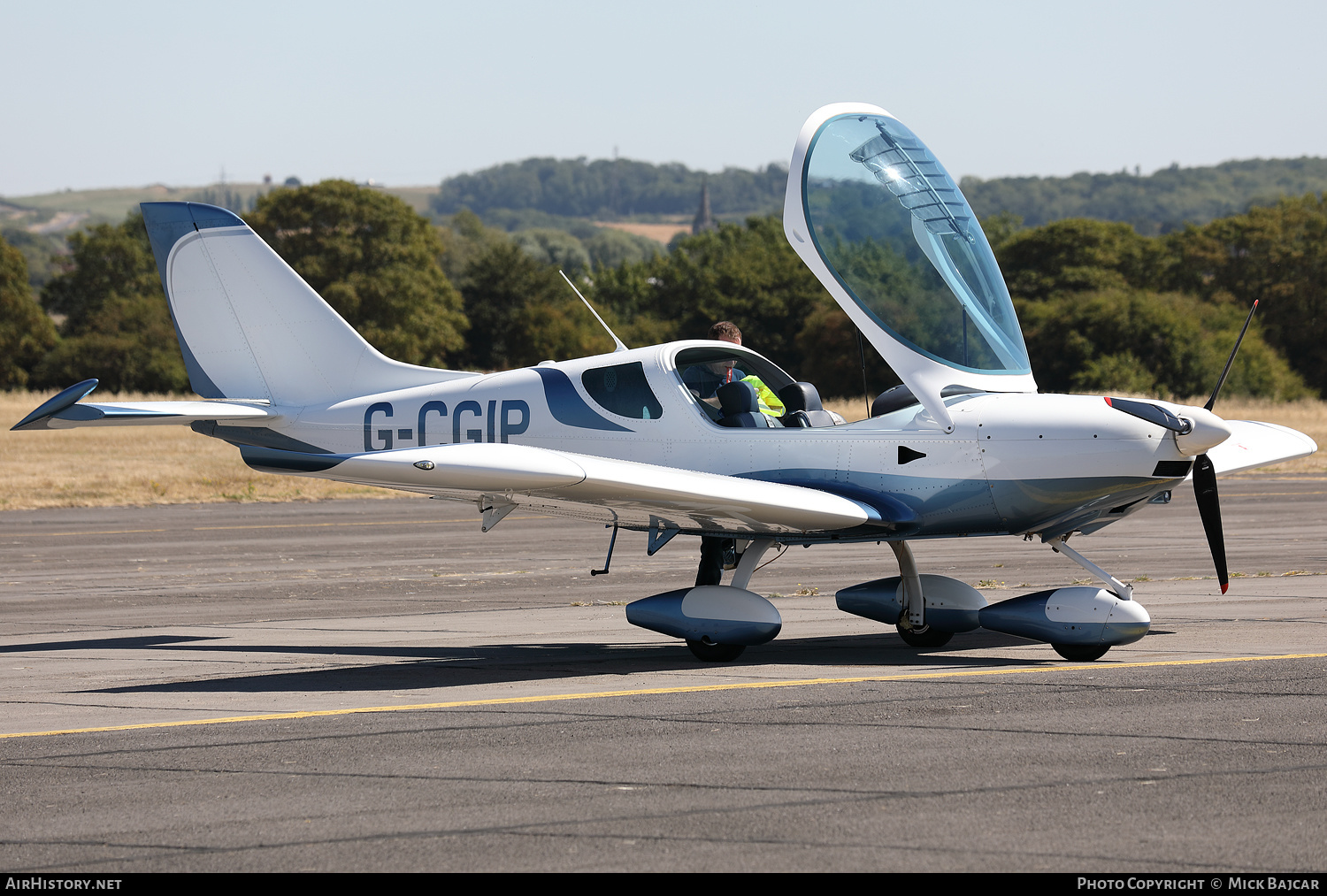 Aircraft Photo of G-CGIP | Czech Aircraft Works SportCruiser | AirHistory.net #486412