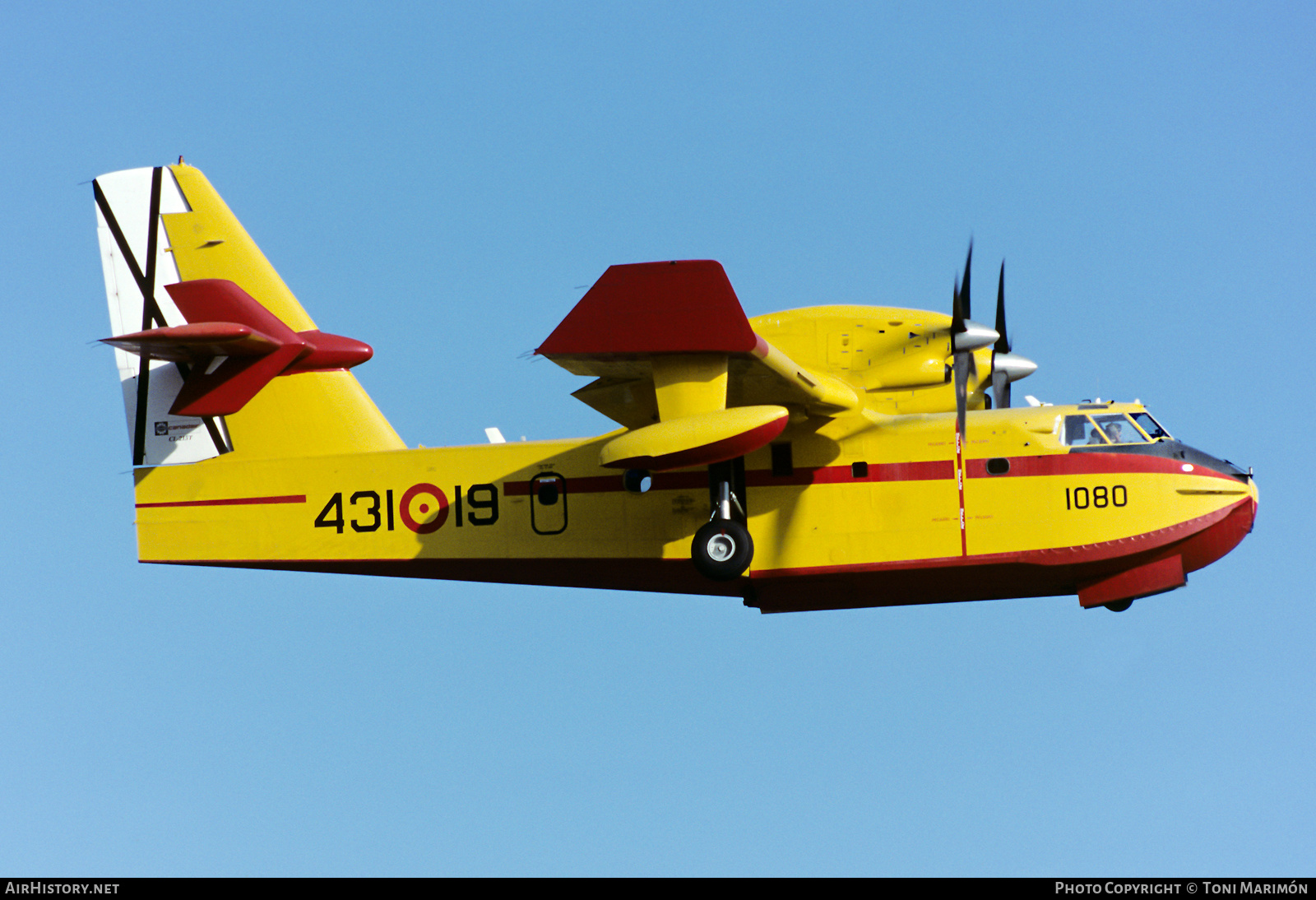 Aircraft Photo of UD.13-19 | Canadair CL-215T (CL-215-6B11) | Spain - Air Force | AirHistory.net #486425