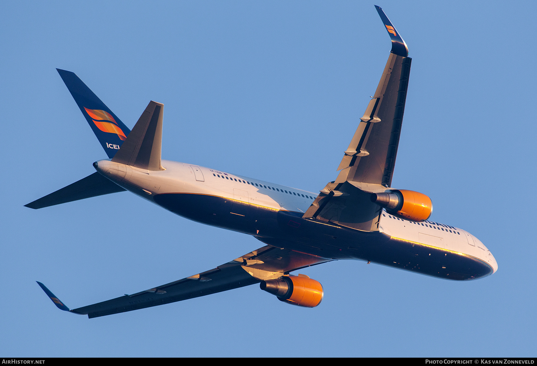 Aircraft Photo of TF-ISN | Boeing 767-319/ER | Icelandair | AirHistory.net #486502